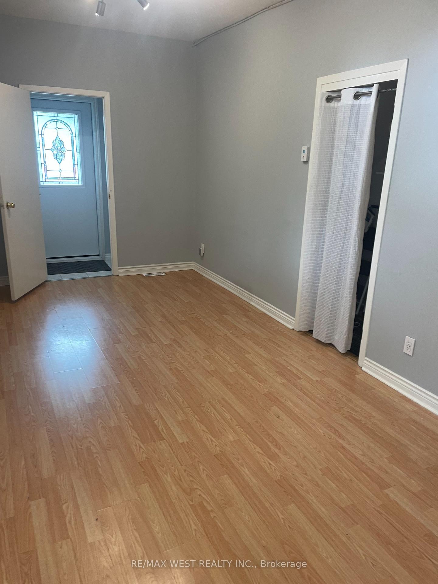 Photo 2 of Unit Main Floor, 281 Howland Avenue, Toronto, The Annex — HOMEH