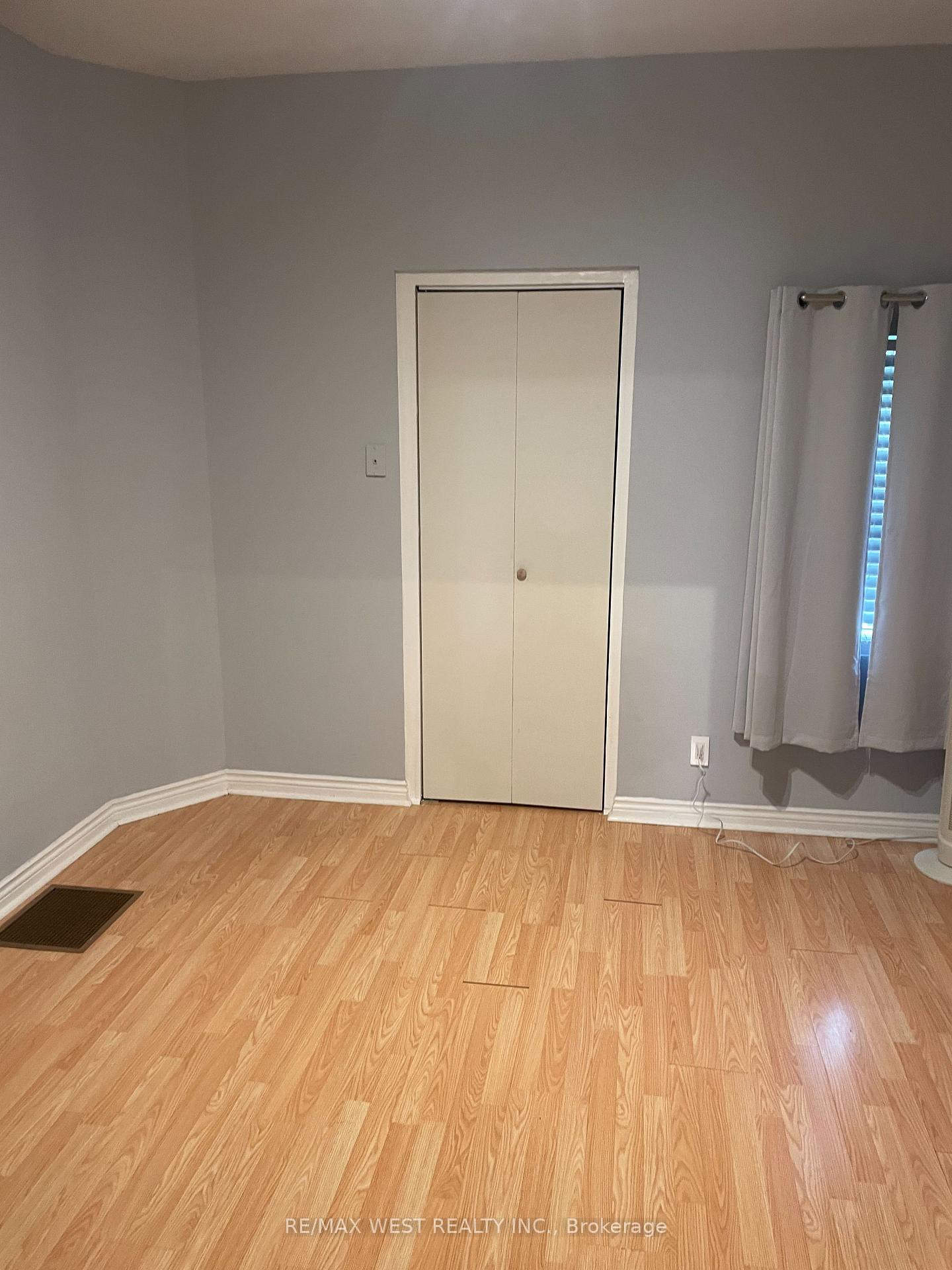 Photo 10 of Unit Main Floor, 281 Howland Avenue, Toronto, The Annex — HOMEH