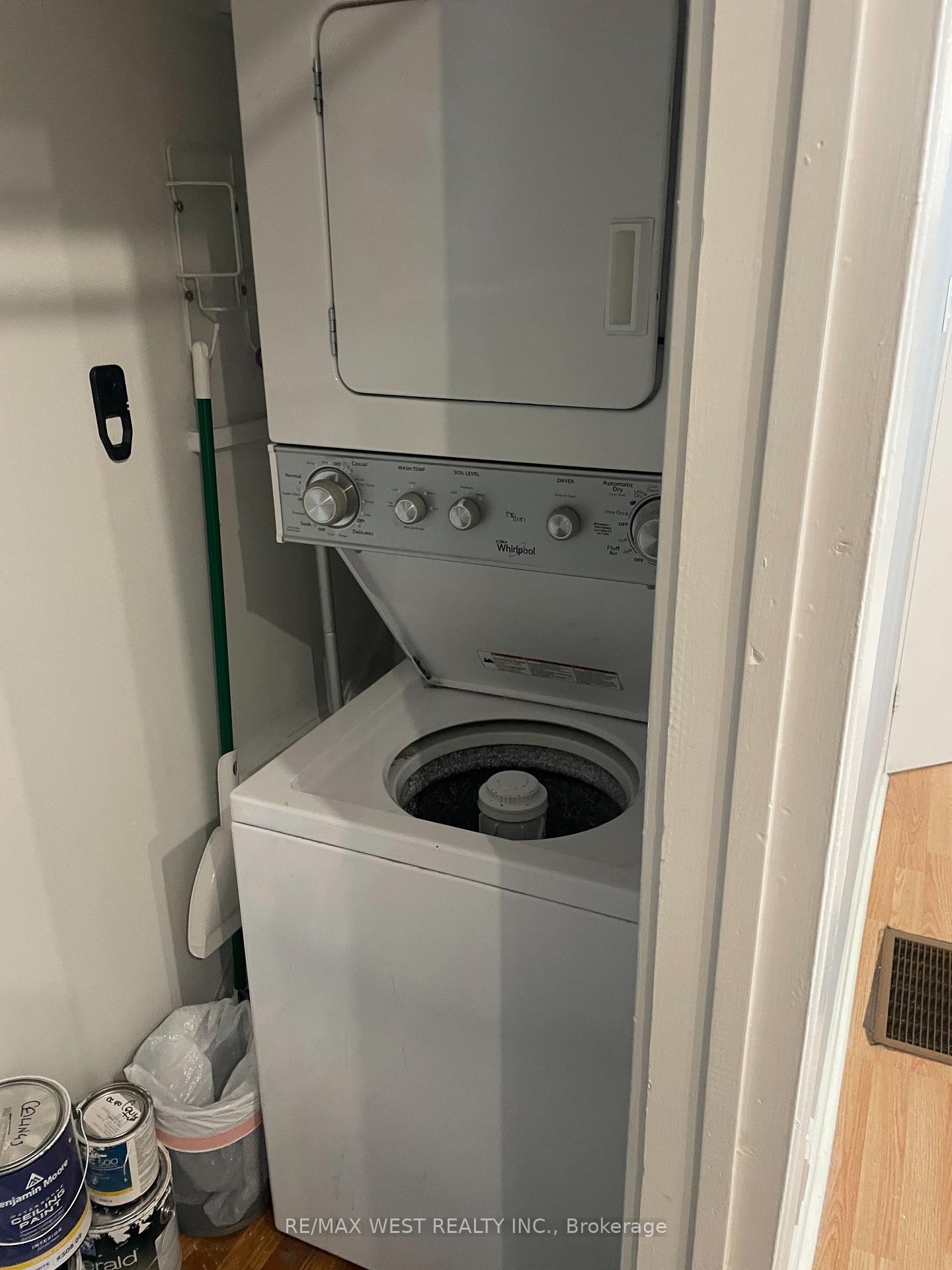 Photo 14 of Unit Main Floor, 281 Howland Avenue, Toronto, The Annex — HOMEH
