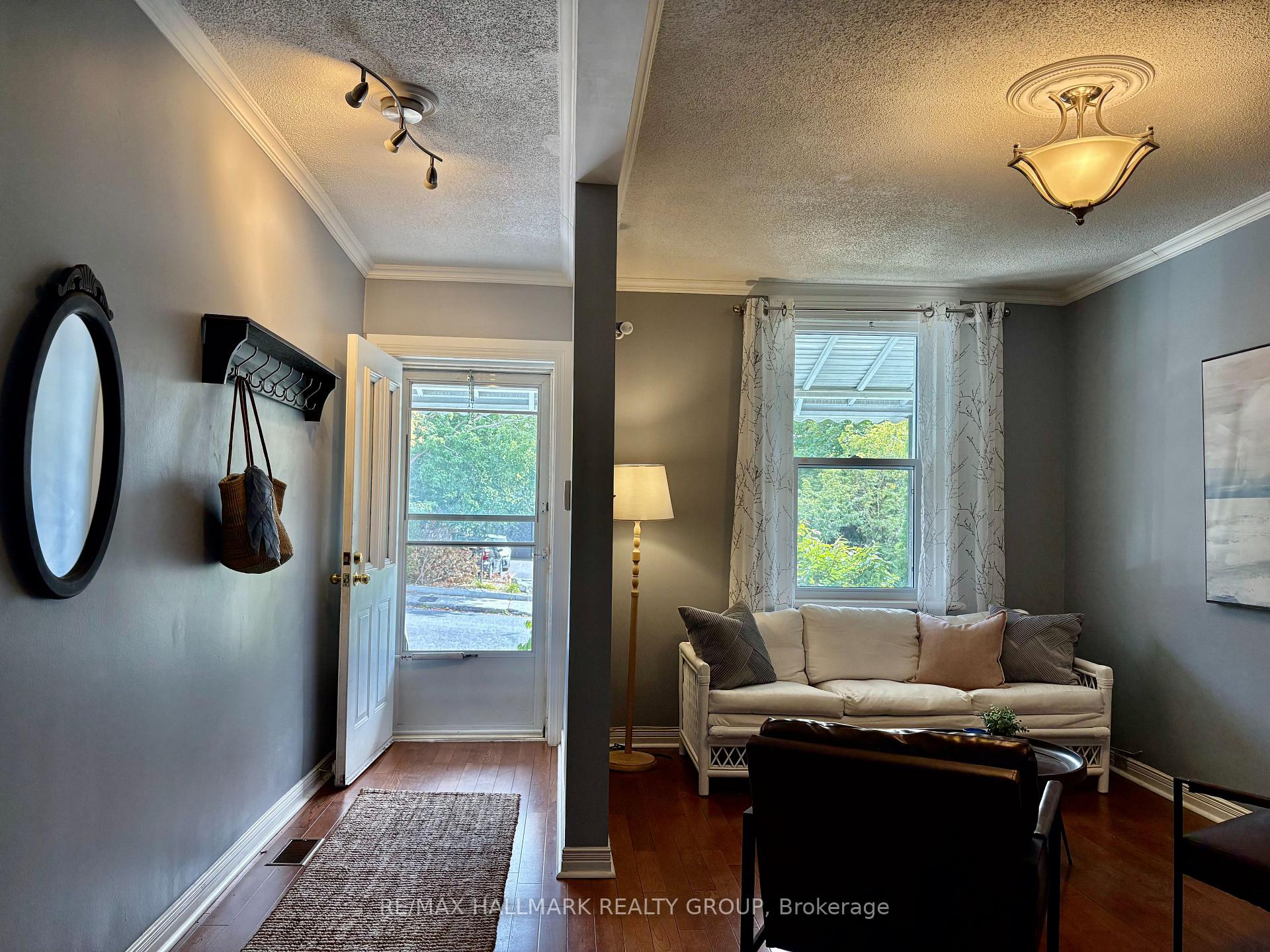 Photo 3 of 53 Louisa Street, Ottawa, West Centre Town — HOMEH
