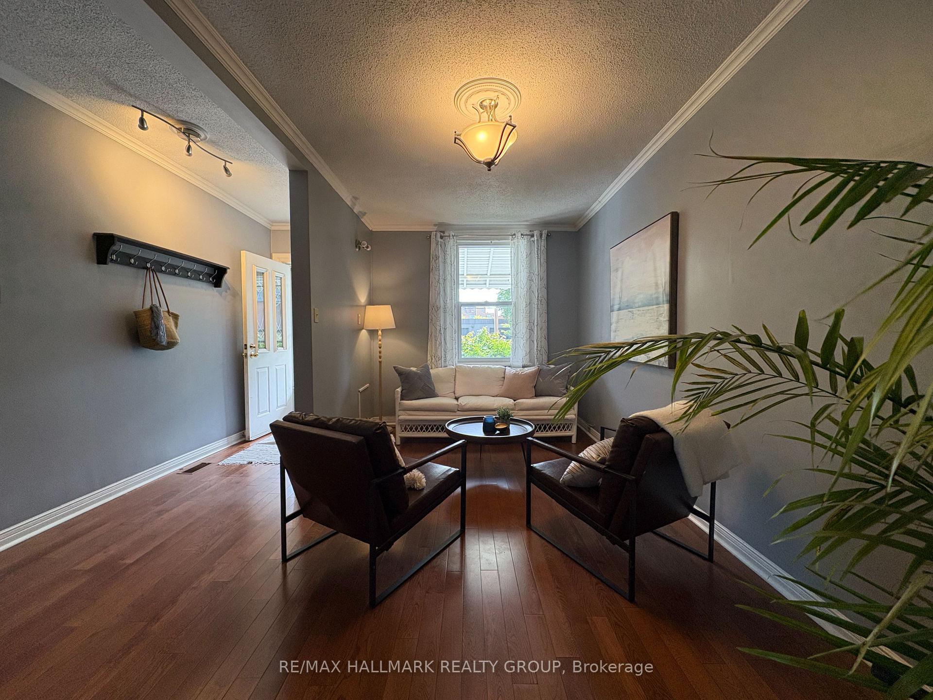 Photo 5 of 53 Louisa Street, Ottawa, West Centre Town — HOMEH