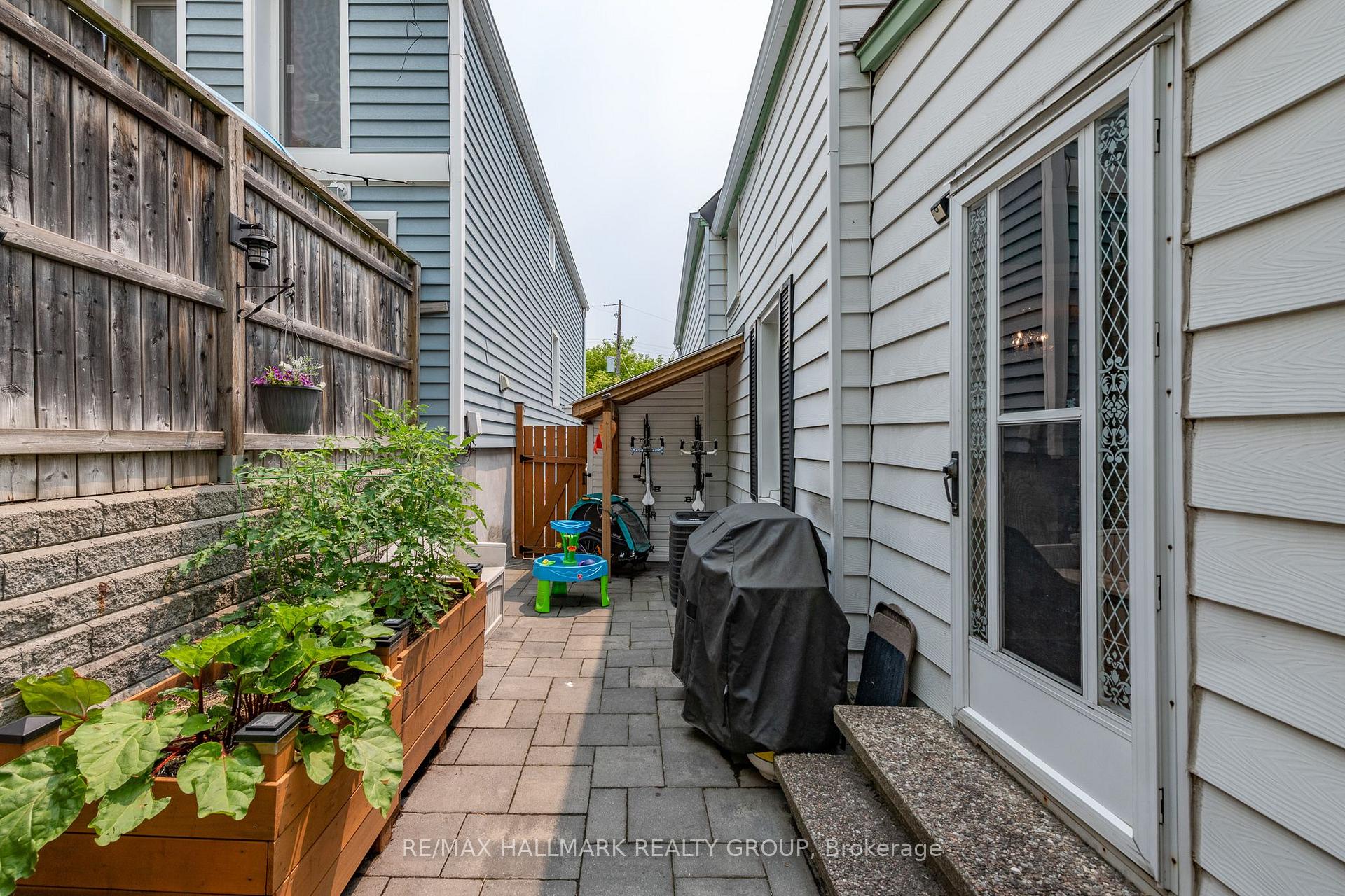 Photo 33 of 53 Louisa Street, Ottawa, West Centre Town — HOMEH