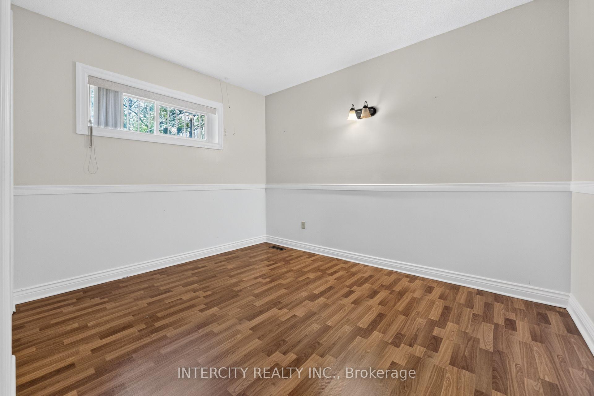 Photo 26 of 10 East Drive E, Markham, Unionville — HOMEH