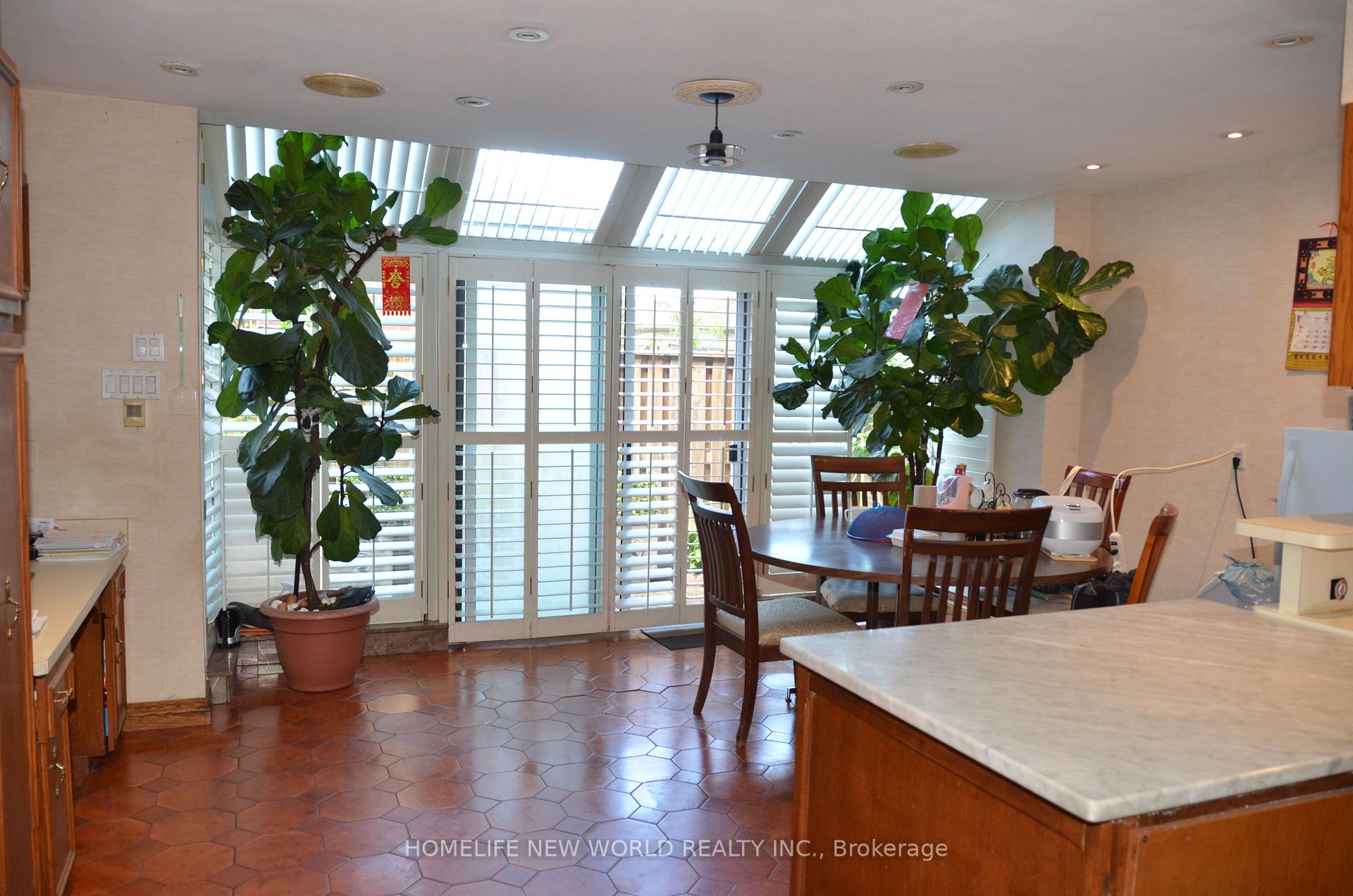 Photo 9 of 15 Brantley Crescent, North York, York University Heights — HOMEH