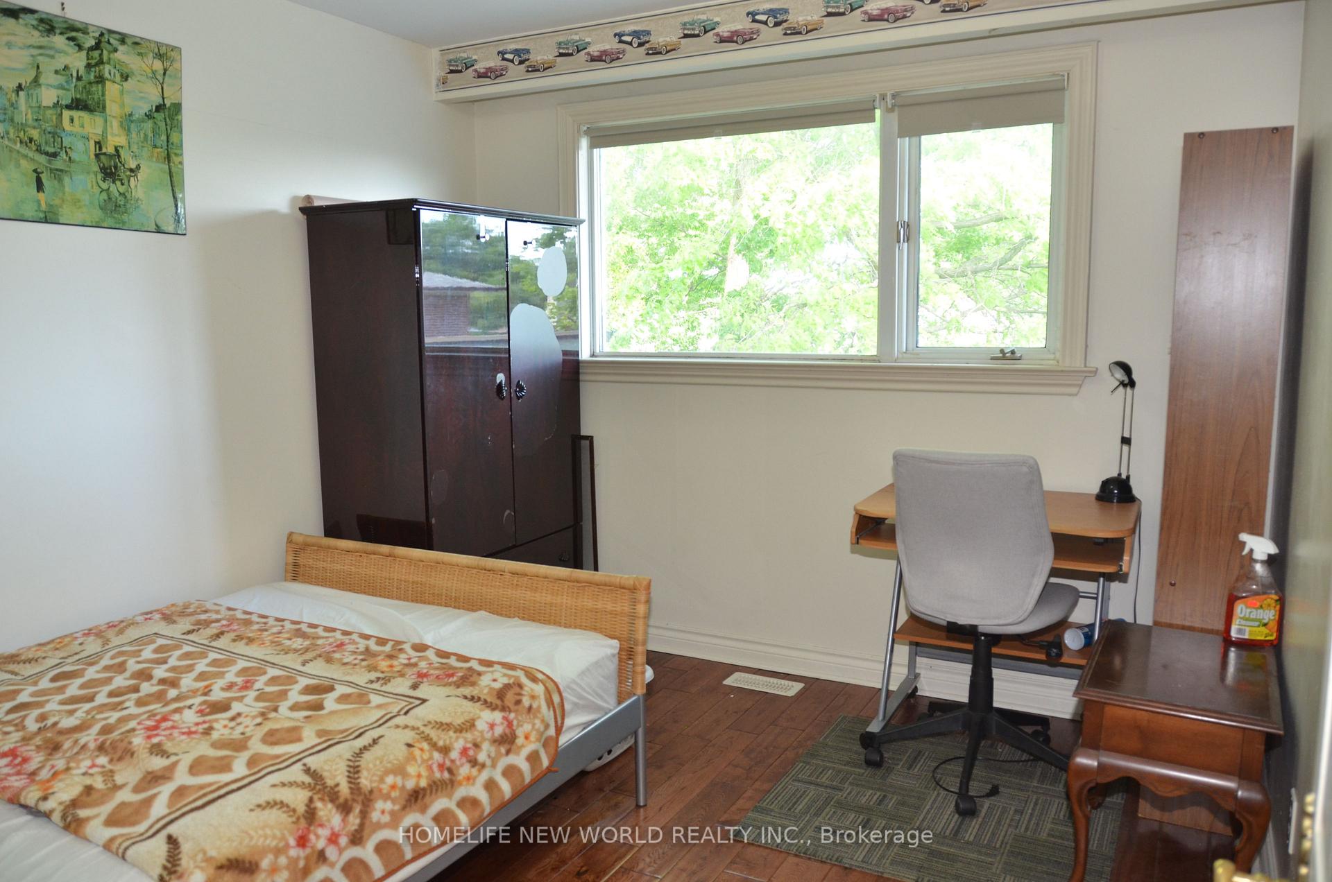Photo 13 of 15 Brantley Crescent, North York, York University Heights — HOMEH