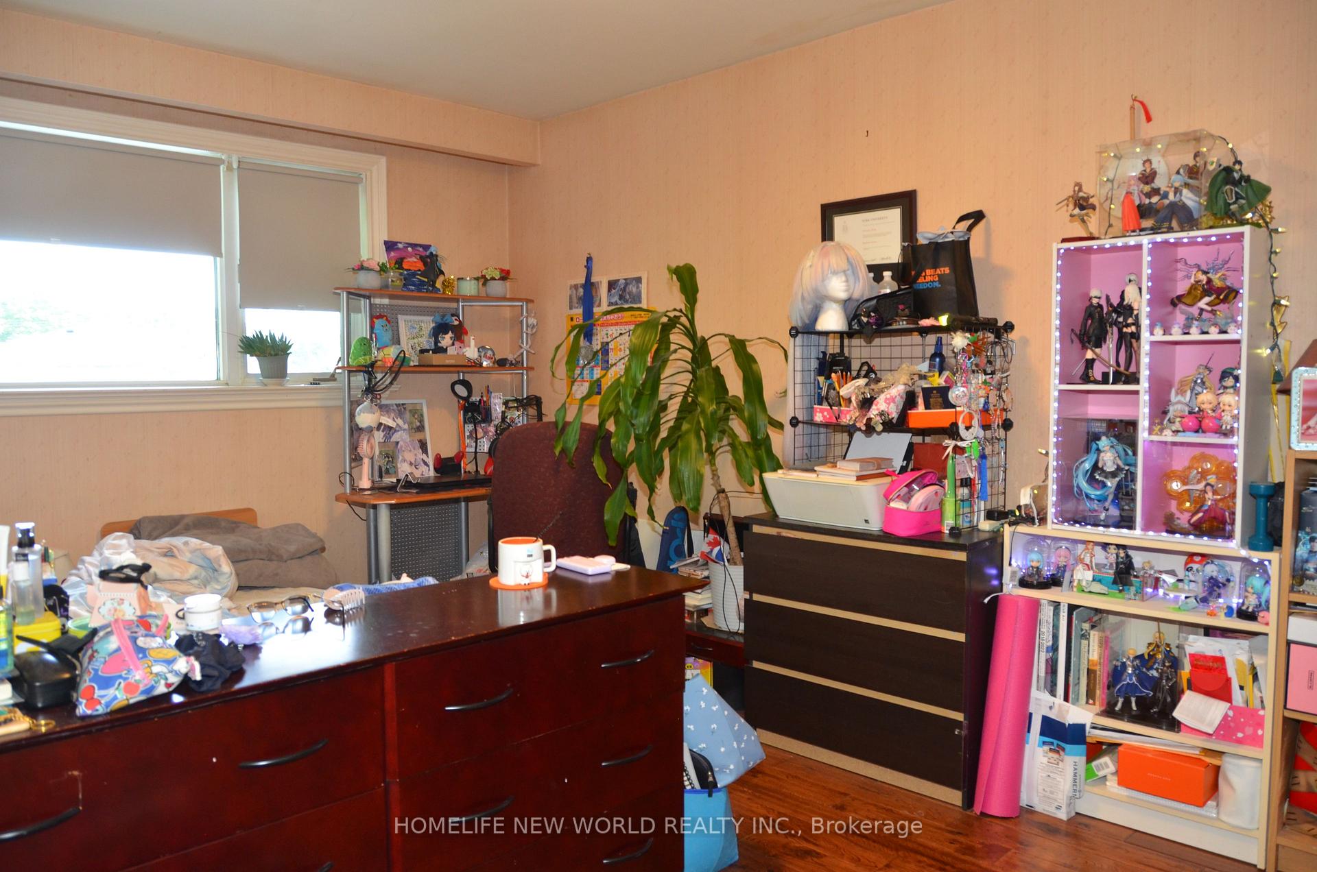 Photo 14 of 15 Brantley Crescent, North York, York University Heights — HOMEH