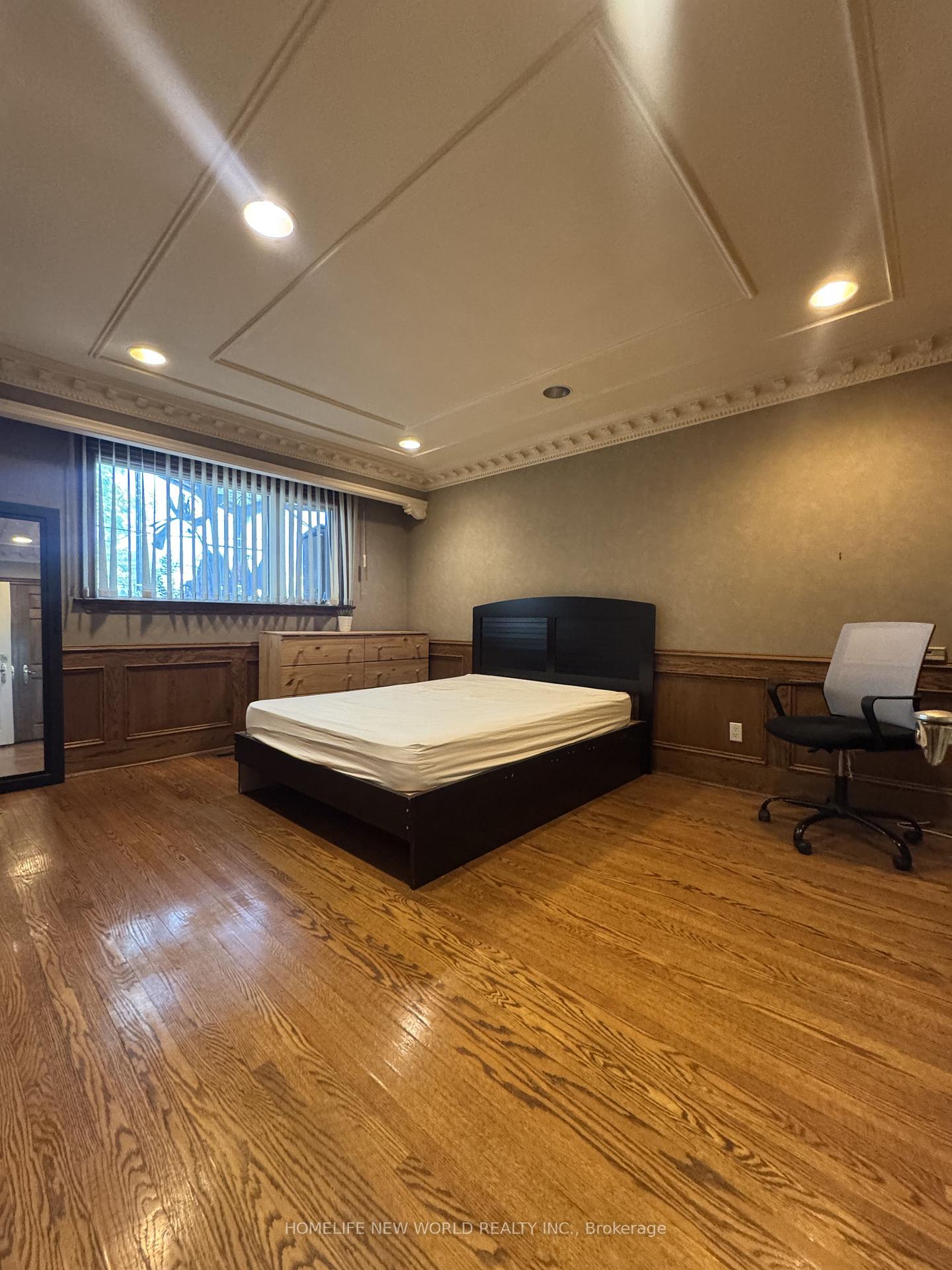 Photo 16 of 15 Brantley Crescent, North York, York University Heights — HOMEH