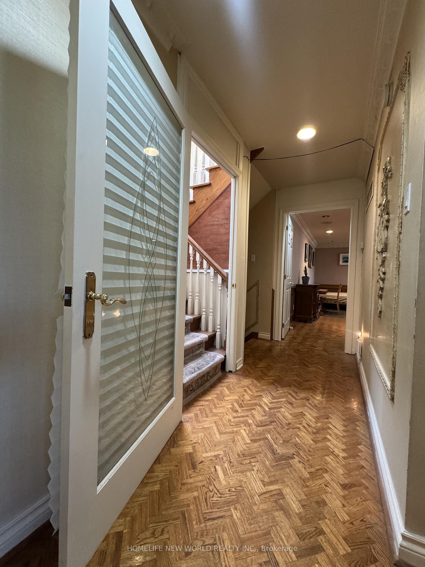 Photo 19 of 15 Brantley Crescent, North York, York University Heights — HOMEH