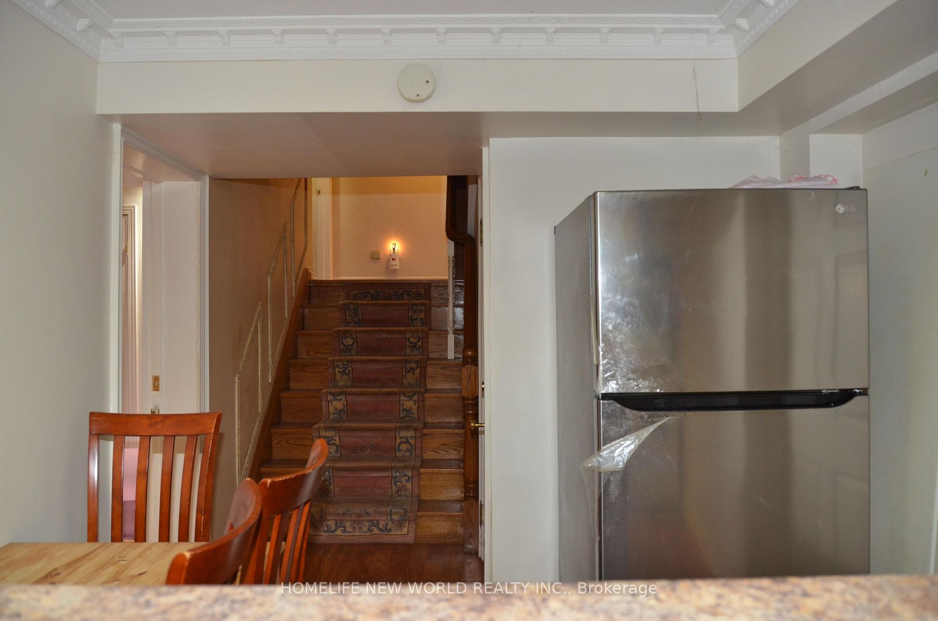 Photo 20 of 15 Brantley Crescent, North York, York University Heights — HOMEH