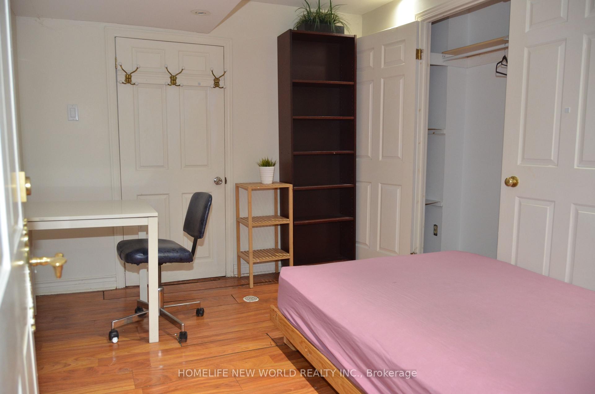 Photo 22 of 15 Brantley Crescent, North York, York University Heights — HOMEH