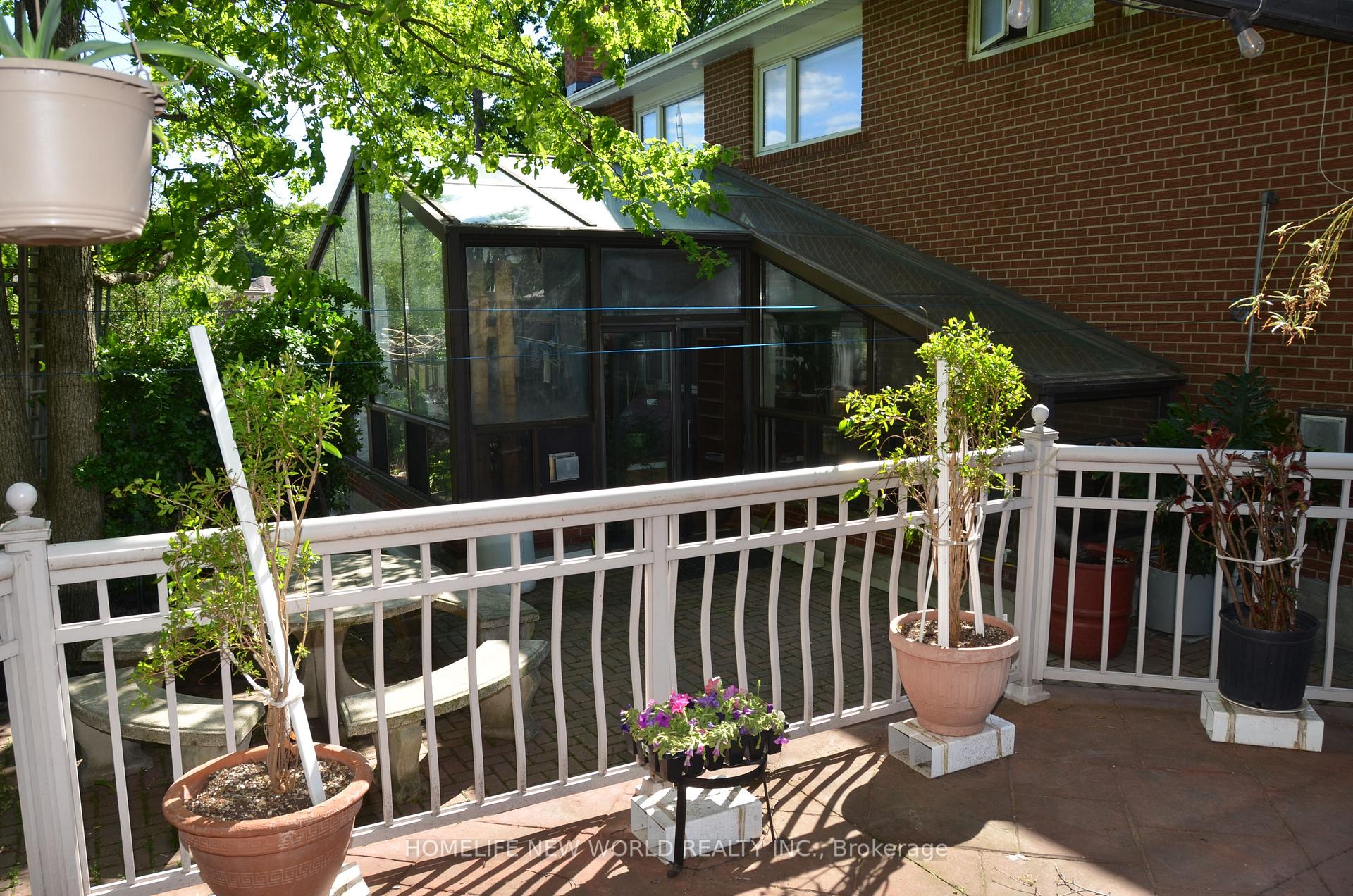 Photo 24 of 15 Brantley Crescent, North York, York University Heights — HOMEH