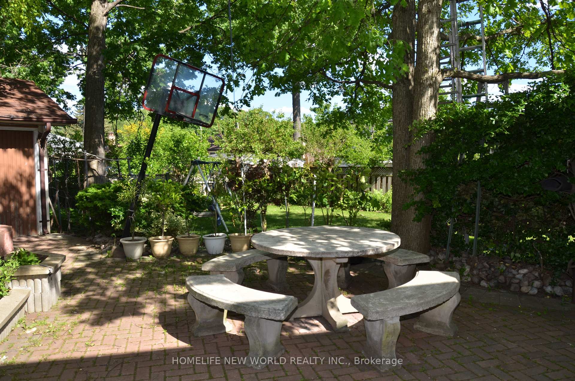Photo 28 of 15 Brantley Crescent, North York, York University Heights — HOMEH