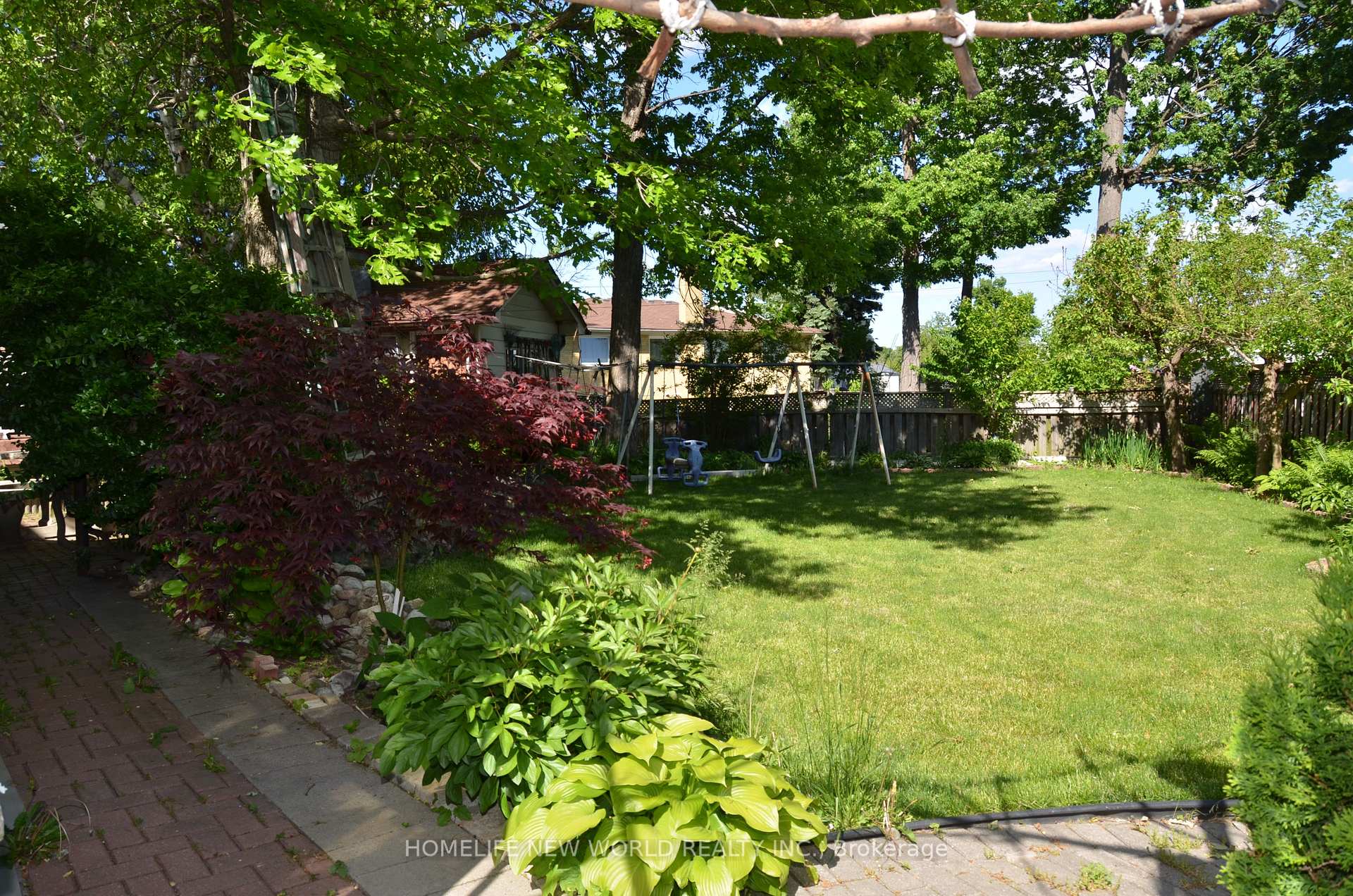 Photo 30 of 15 Brantley Crescent, North York, York University Heights — HOMEH