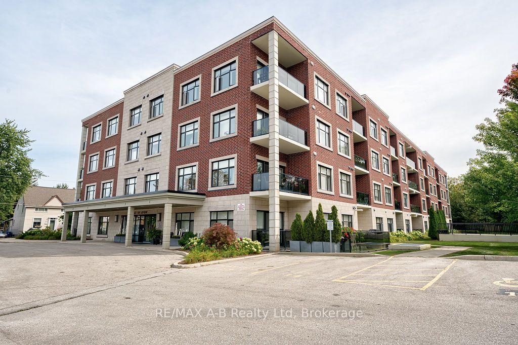 Front of Unit 102, 255 John Street N