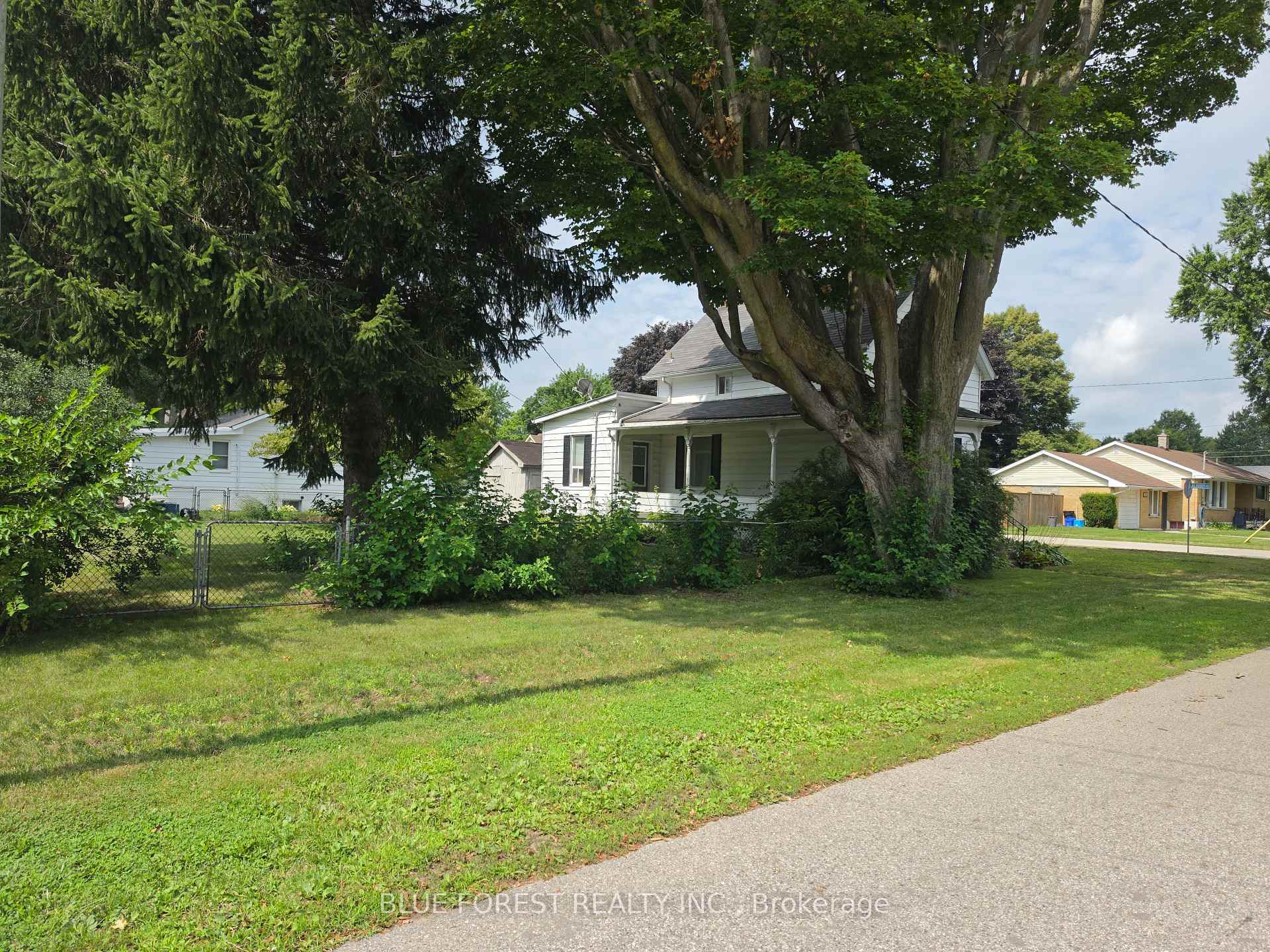 Photo 2 of 248 Ridout Street, West Elgin, Rodney — HOMEH