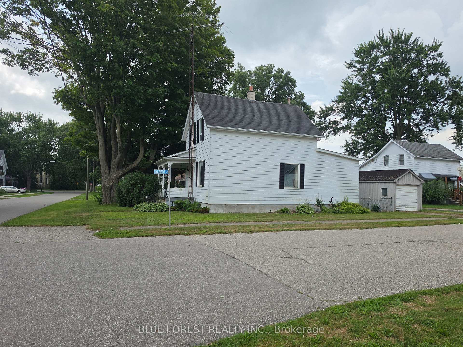 Photo 8 of 248 Ridout Street, West Elgin, Rodney — HOMEH