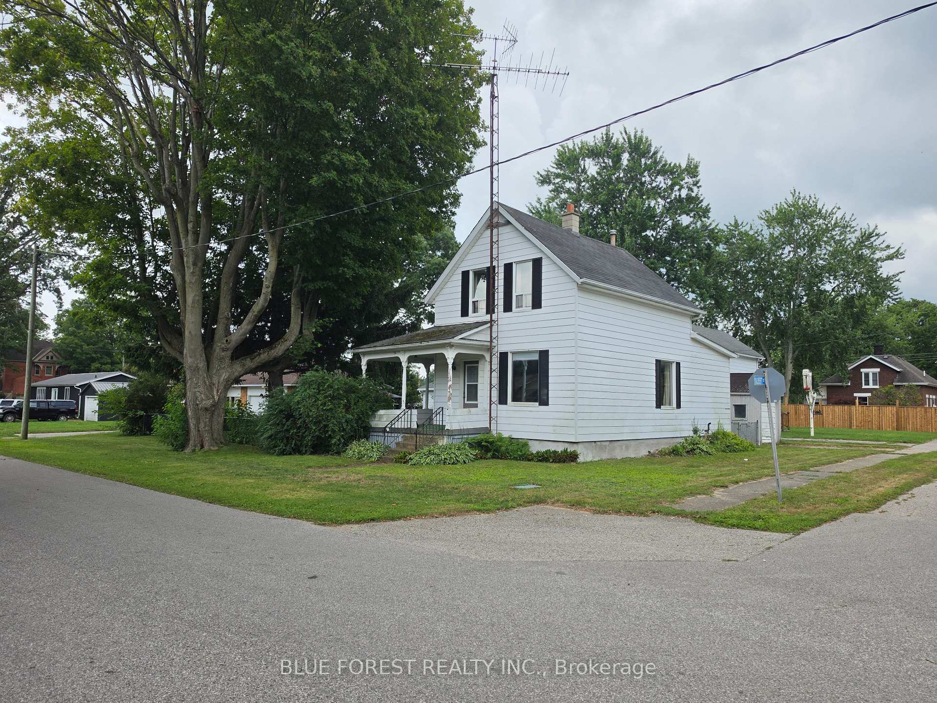Photo 9 of 248 Ridout Street, West Elgin, Rodney — HOMEH