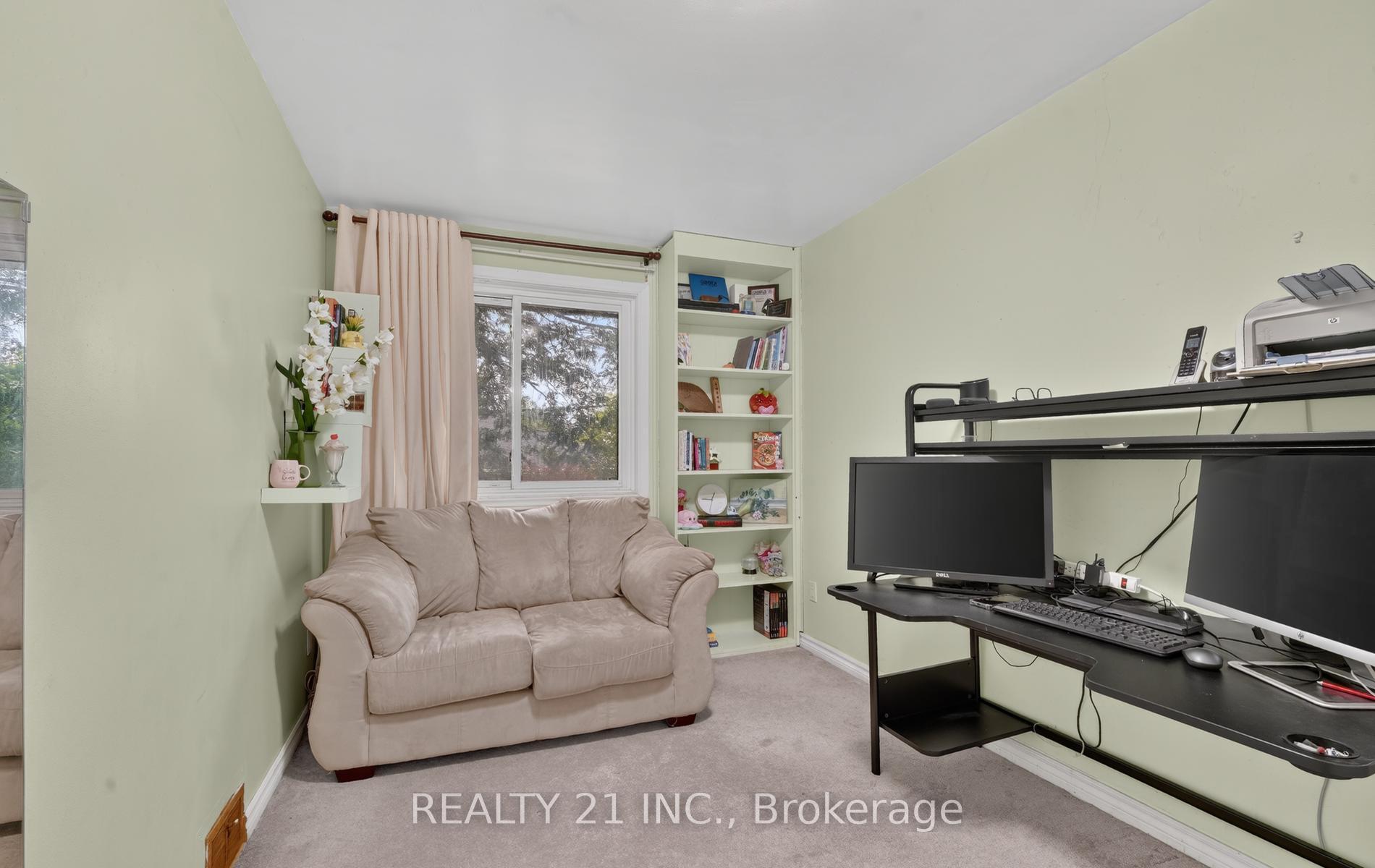 Photo 22 of 16 Baltray Crescent, North York, Parkwoods-Donalda — HOMEH