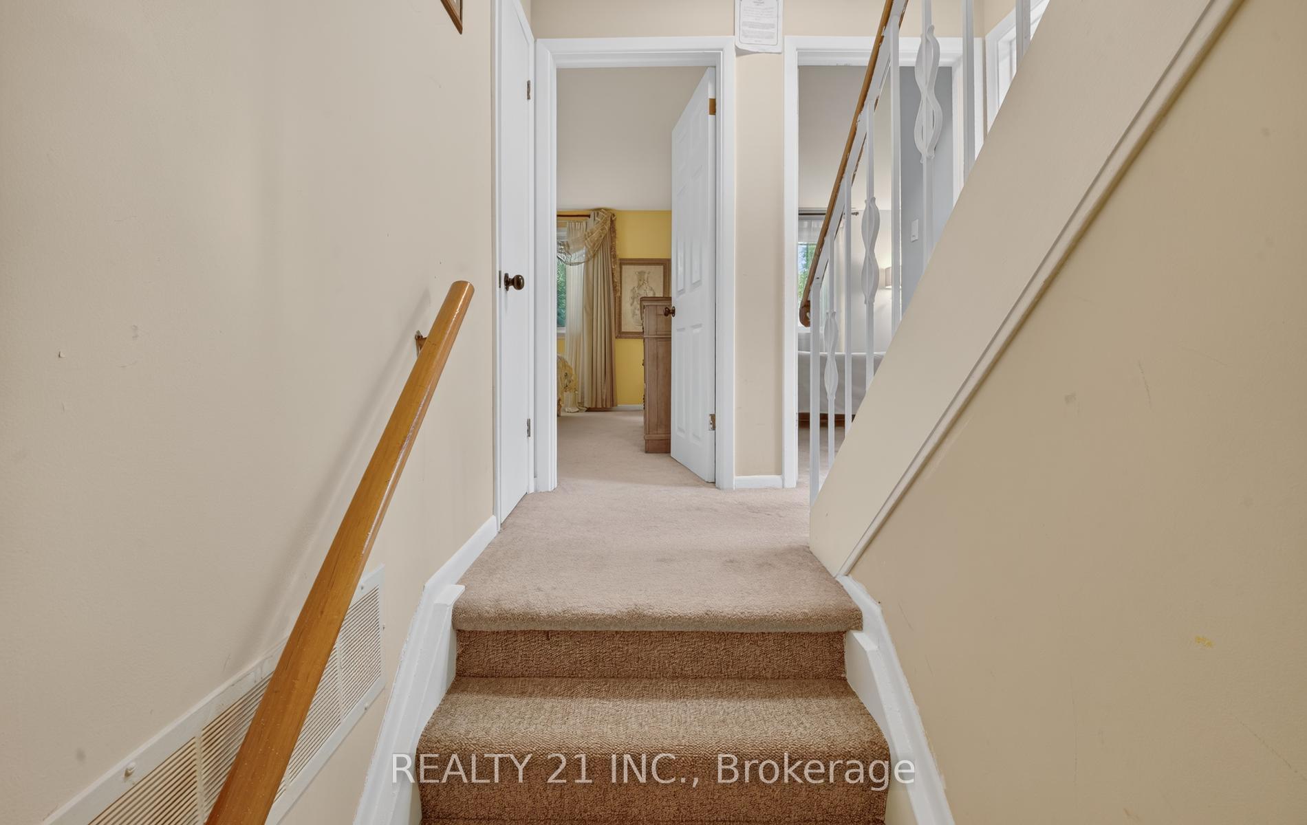 Photo 34 of 16 Baltray Crescent, North York, Parkwoods-Donalda — HOMEH