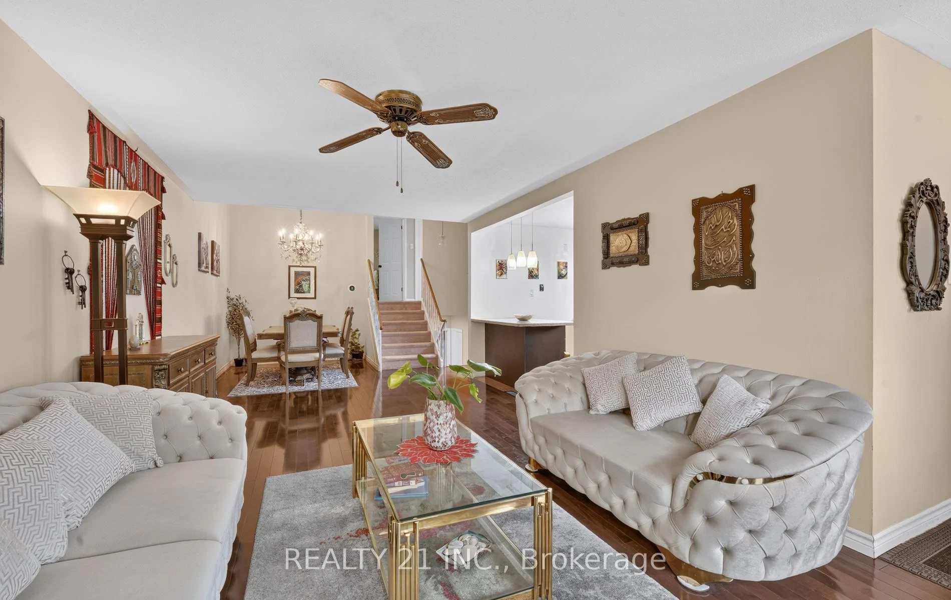 Photo 11 of 16 Baltray Crescent, North York, Parkwoods-Donalda — HOMEH