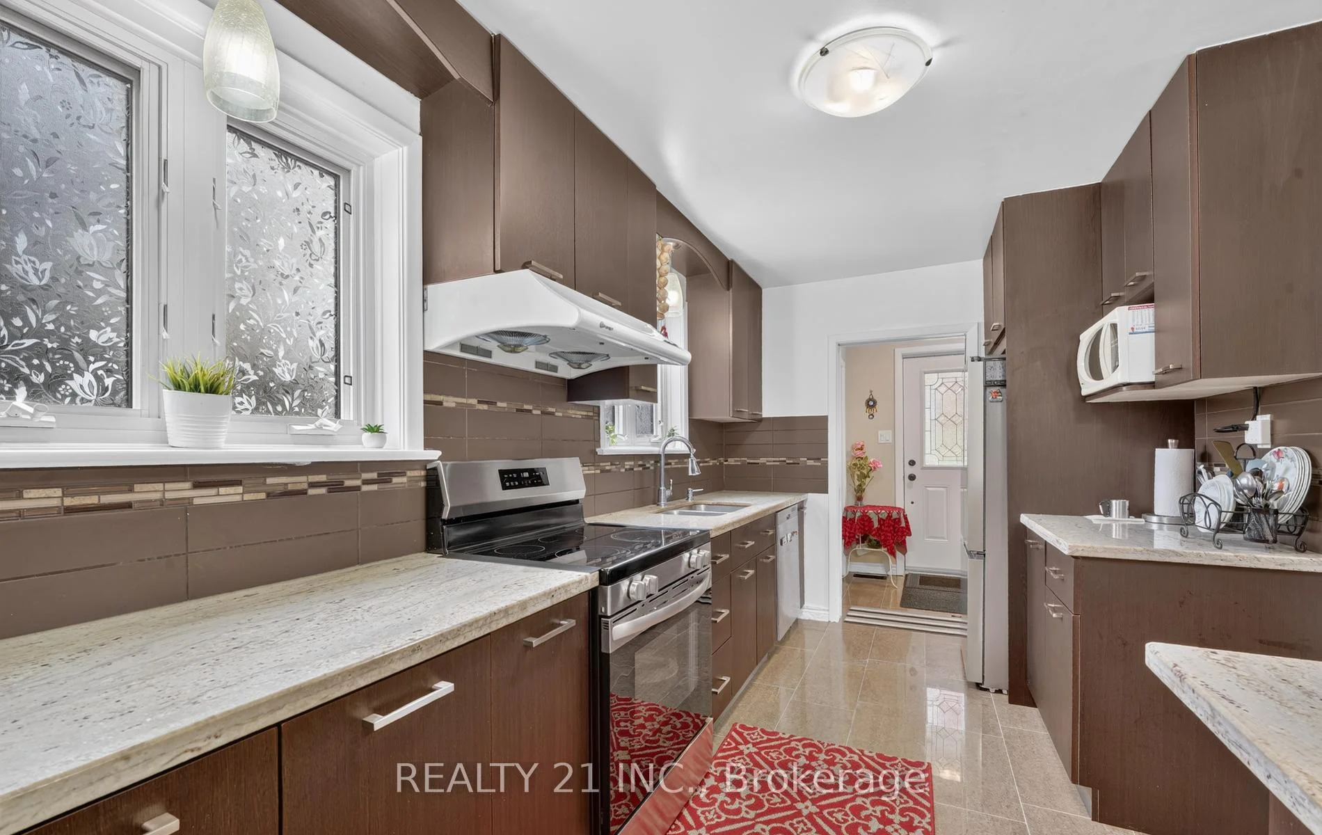 Photo 19 of 16 Baltray Crescent, North York, Parkwoods-Donalda — HOMEH