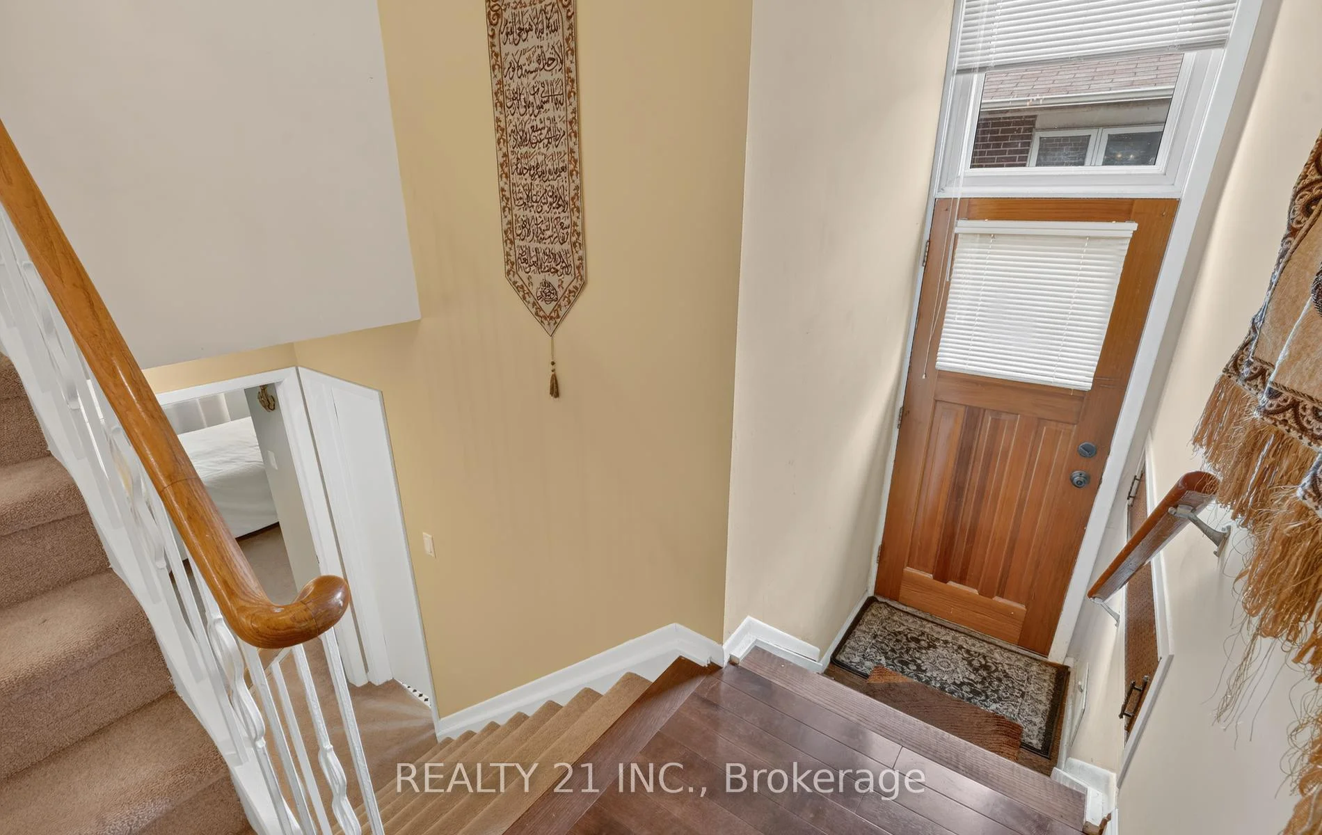 Photo 21 of 16 Baltray Crescent, North York, Parkwoods-Donalda — HOMEH
