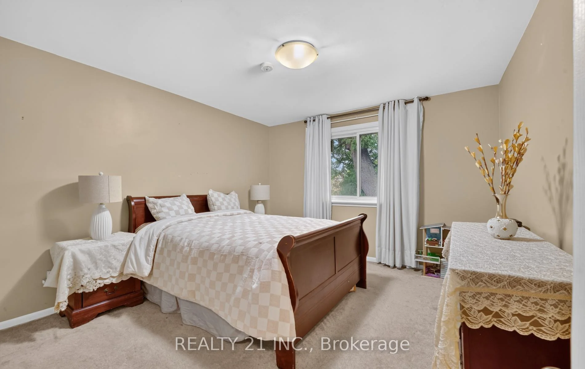 Photo 25 of 16 Baltray Crescent, North York, Parkwoods-Donalda — HOMEH