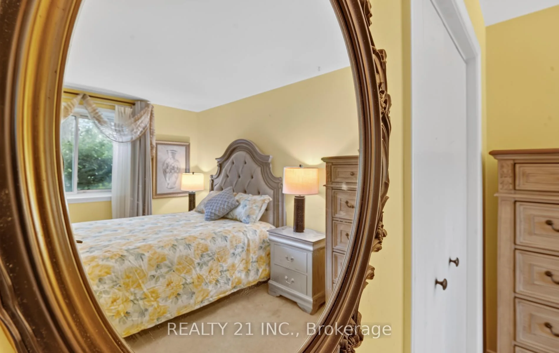 Photo 33 of 16 Baltray Crescent, North York, Parkwoods-Donalda — HOMEH