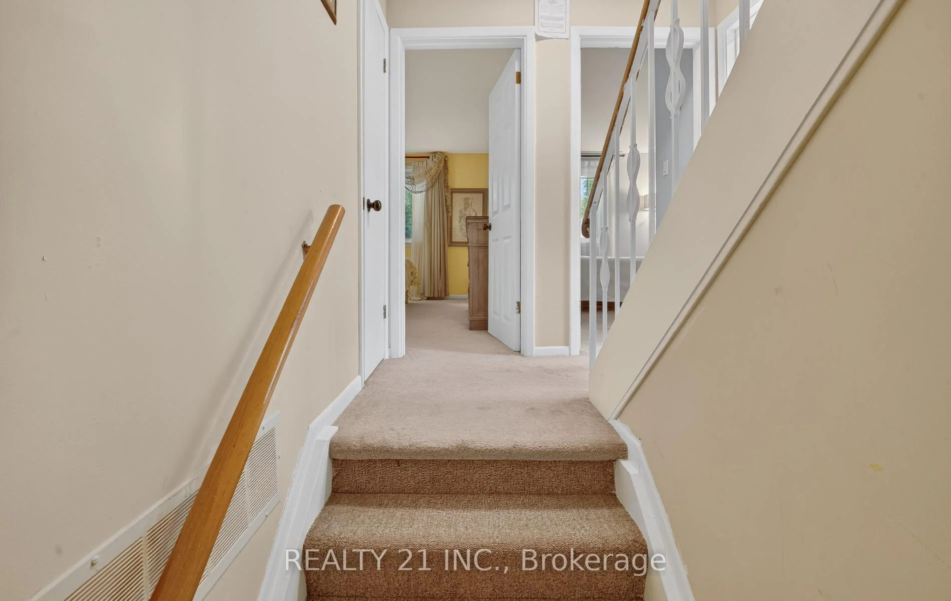 Photo 43 of 16 Baltray Crescent, North York, Parkwoods-Donalda — HOMEH