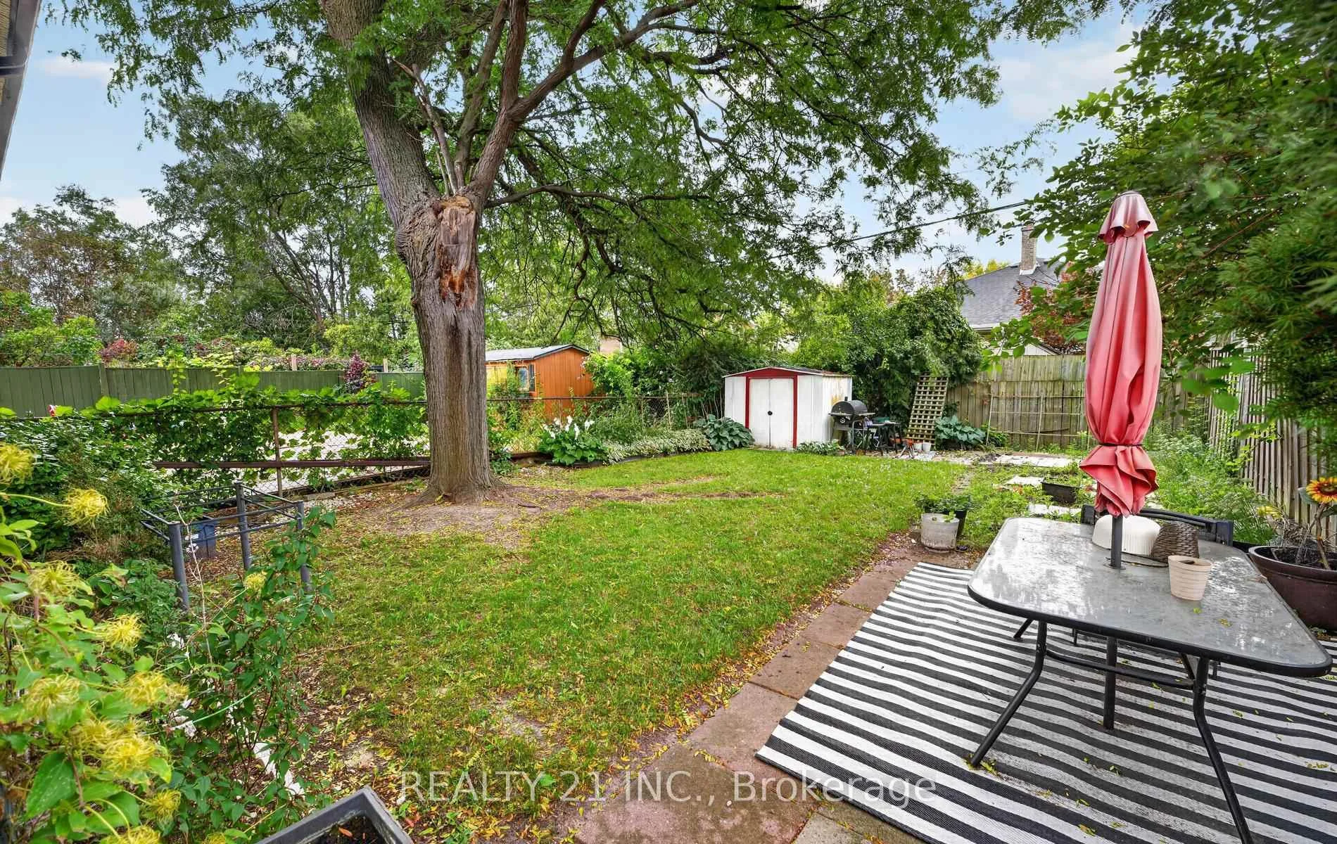 Photo 55 of 16 Baltray Crescent, North York, Parkwoods-Donalda — HOMEH