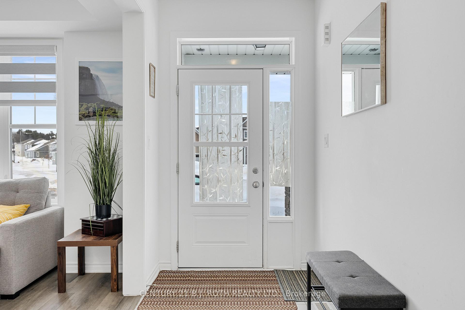 Photo 3 of 22 Dyer Crescent, Bracebridge, Macaulay — HOMEH