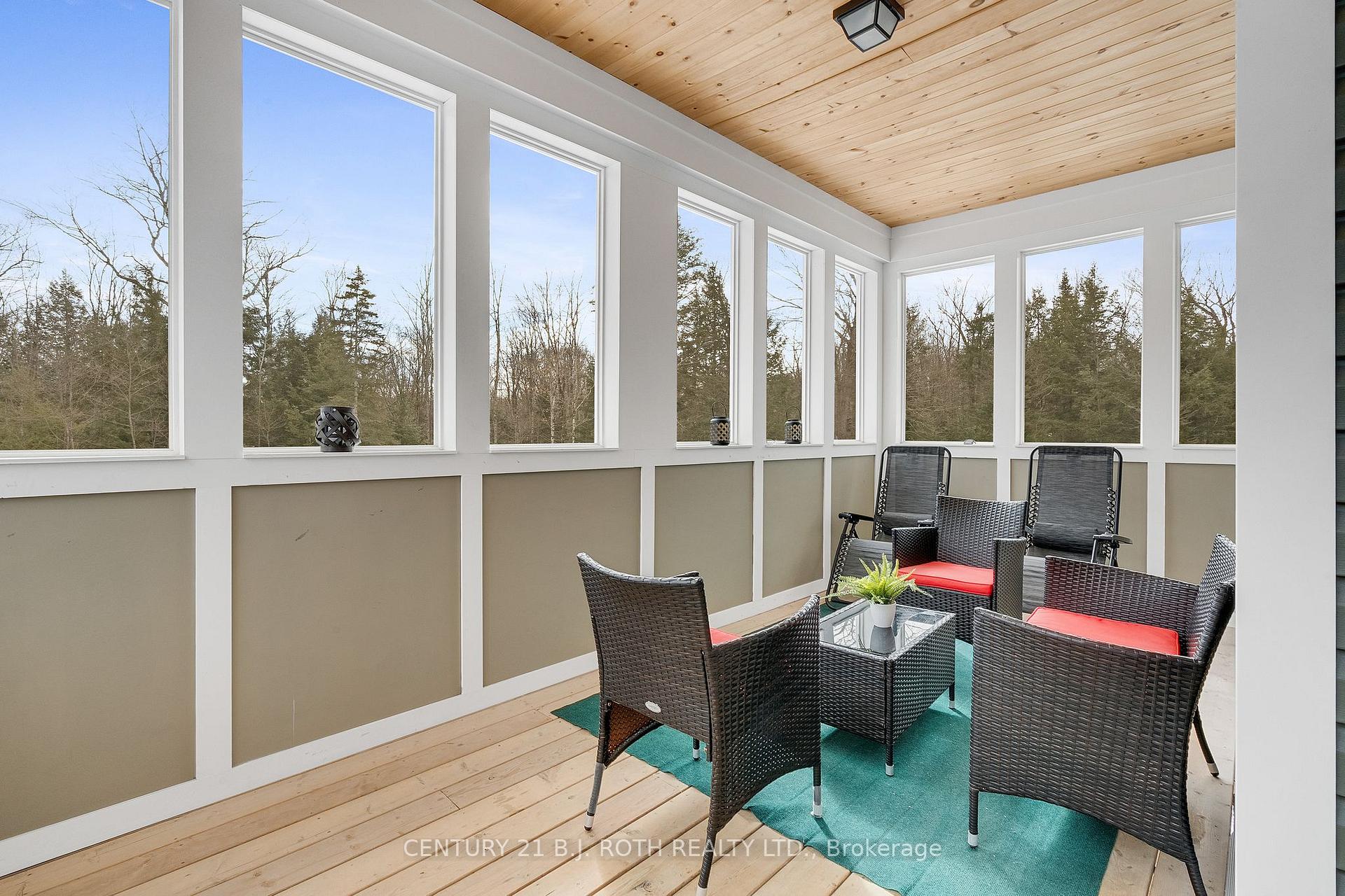 Photo 8 of 22 Dyer Crescent, Bracebridge, Macaulay — HOMEH