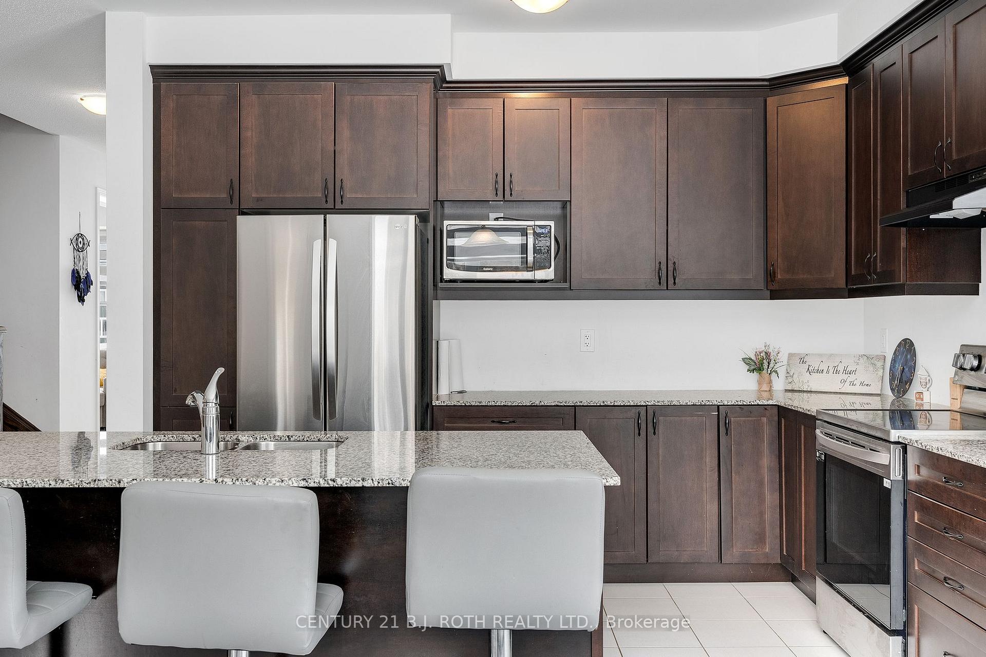 Photo 12 of 22 Dyer Crescent, Bracebridge, Macaulay — HOMEH