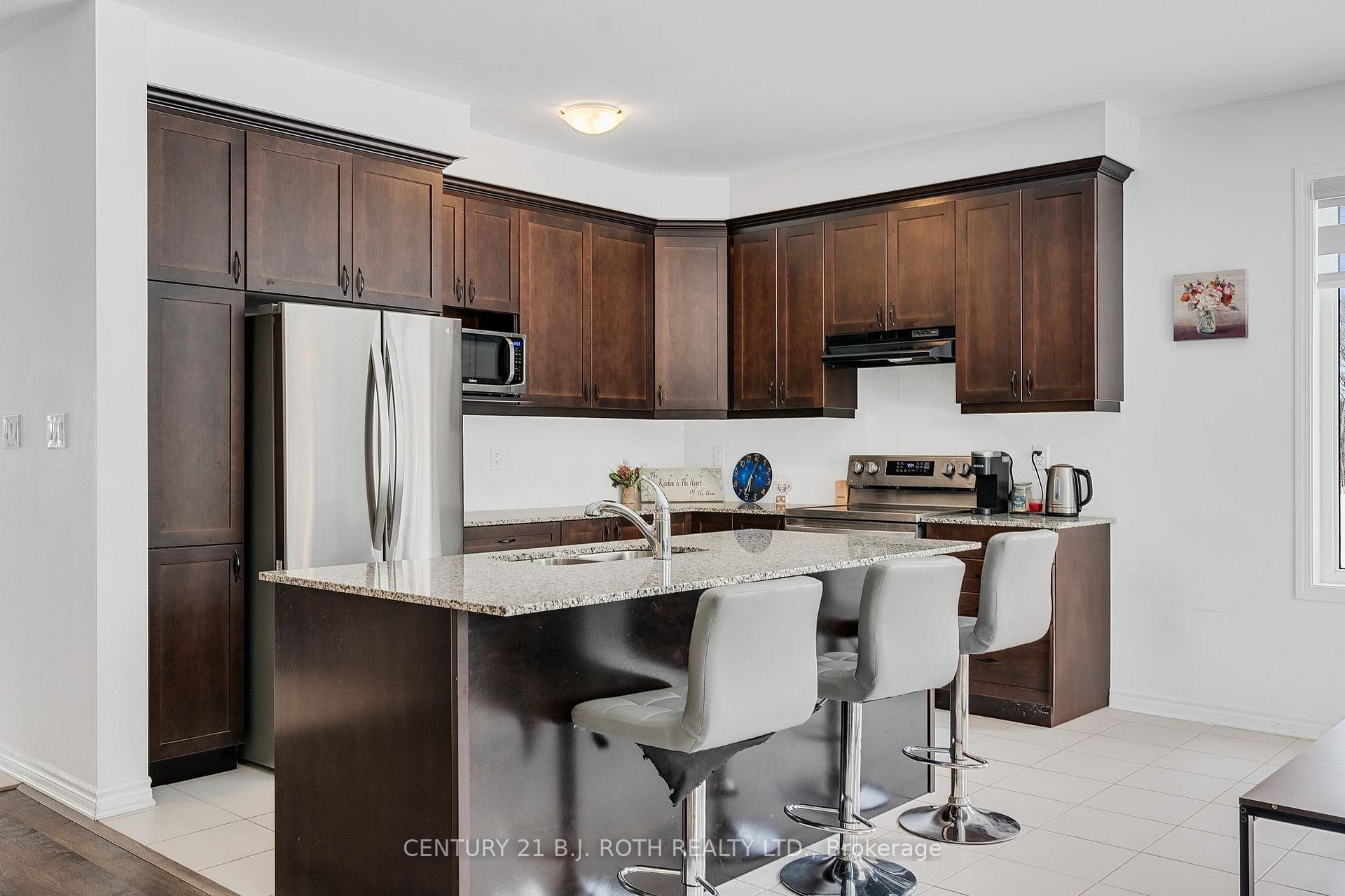 Photo 13 of 22 Dyer Crescent, Bracebridge, Macaulay — HOMEH