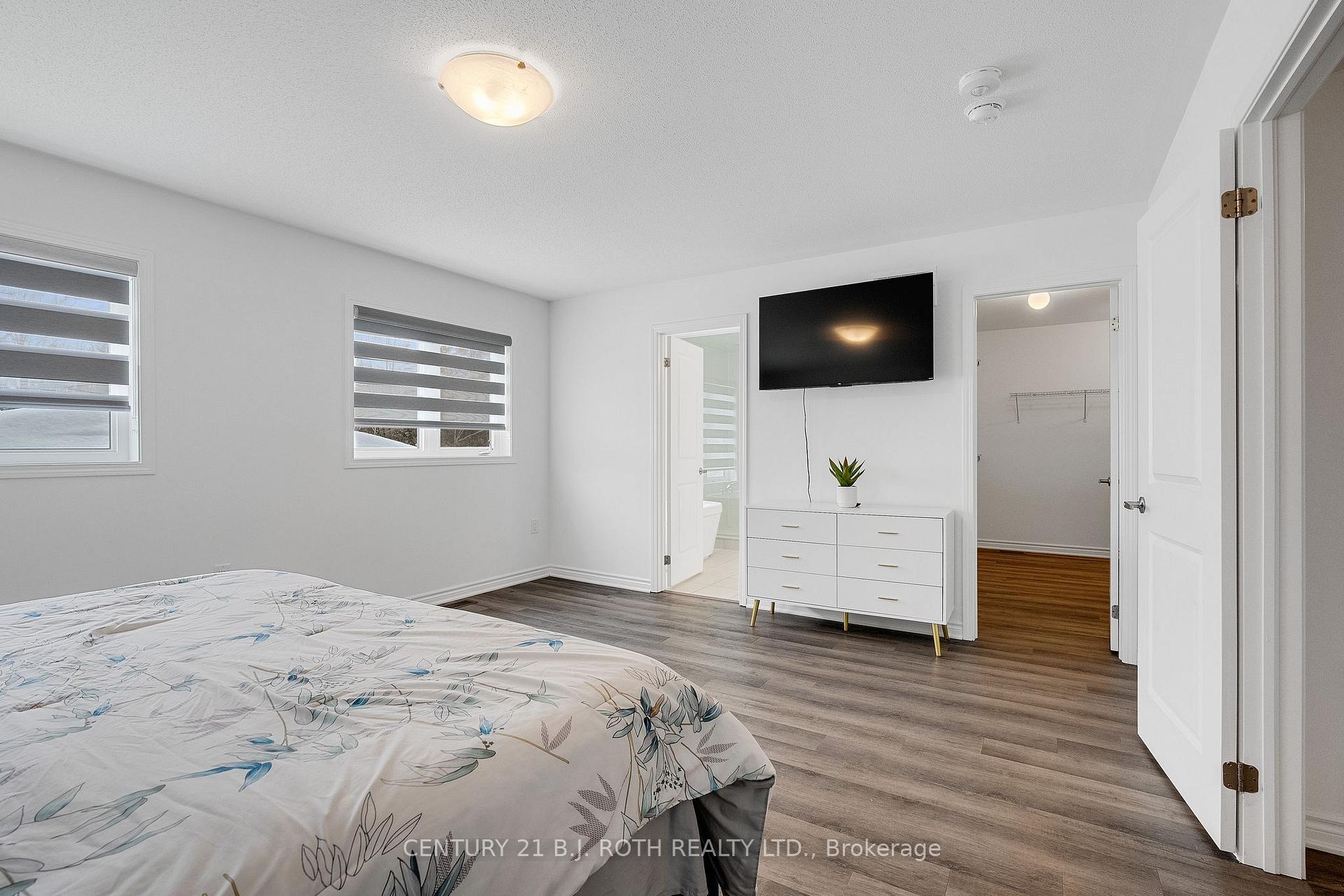 Photo 23 of 22 Dyer Crescent, Bracebridge, Macaulay — HOMEH