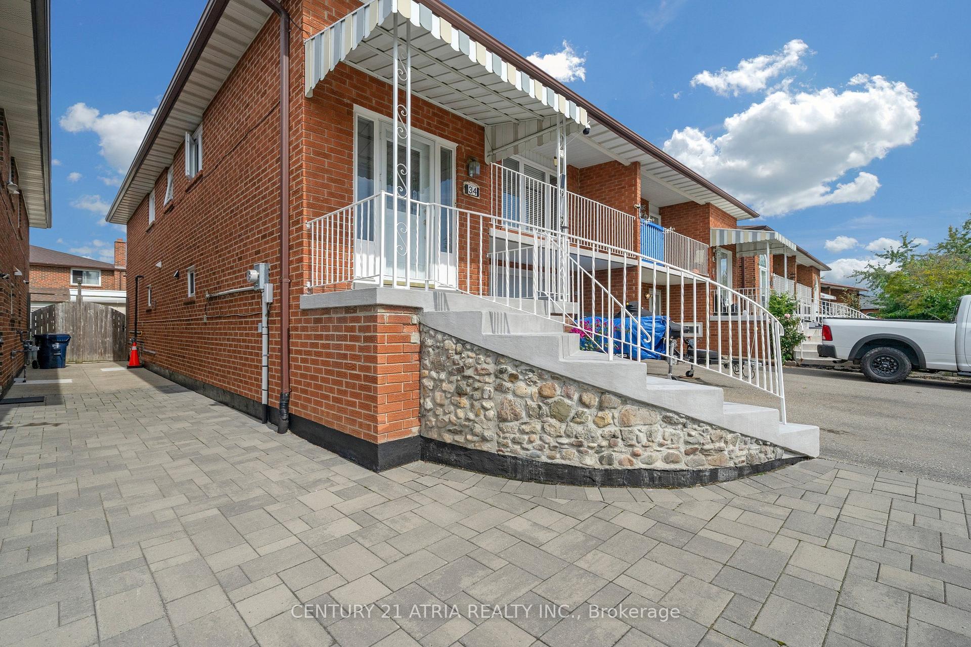 Photo 5 of 34 Sawmill Road, North York, Glenfield-Jane Heights — HOMEH