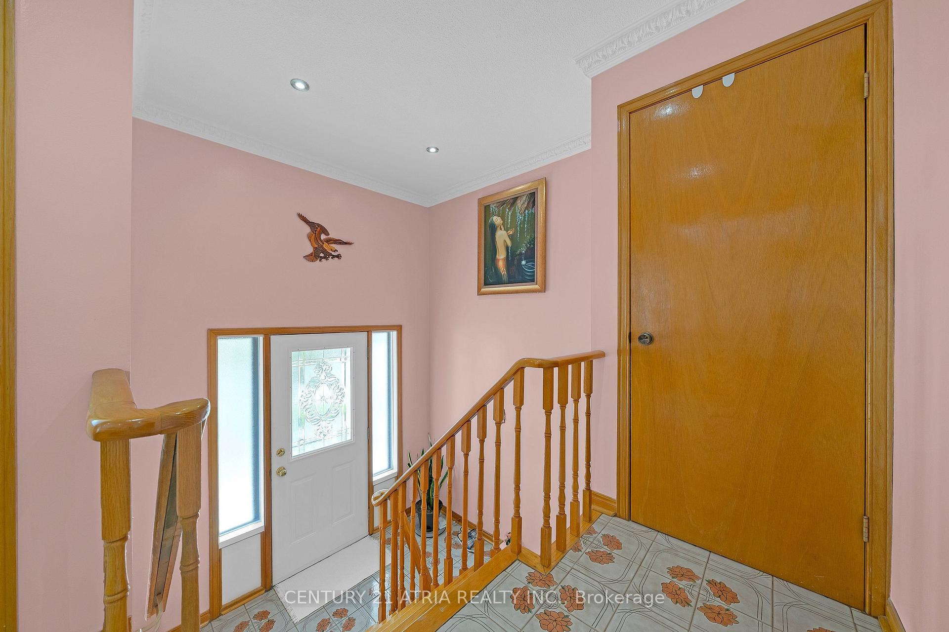 Photo 6 of 34 Sawmill Road, North York, Glenfield-Jane Heights — HOMEH