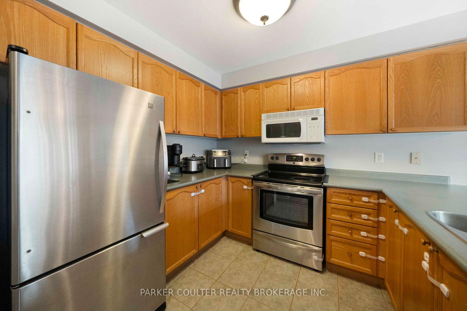 Photo 11 of 46 Coleman Drive, Barrie, Edgehill Drive — HOMEH