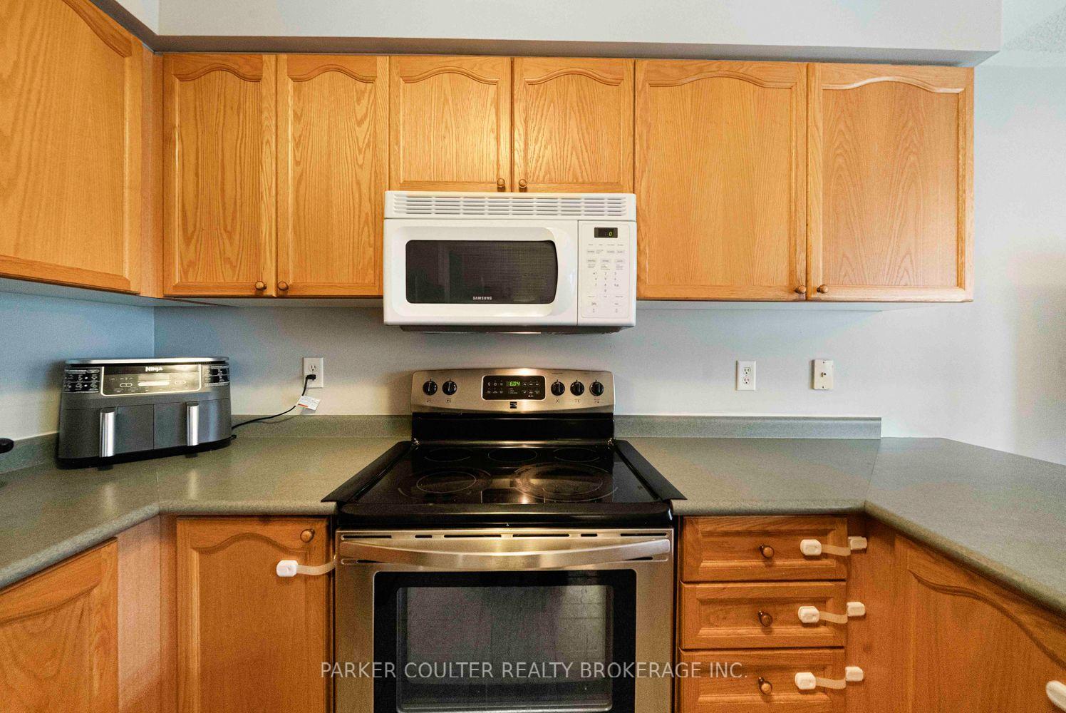 Photo 13 of 46 Coleman Drive, Barrie, Edgehill Drive — HOMEH