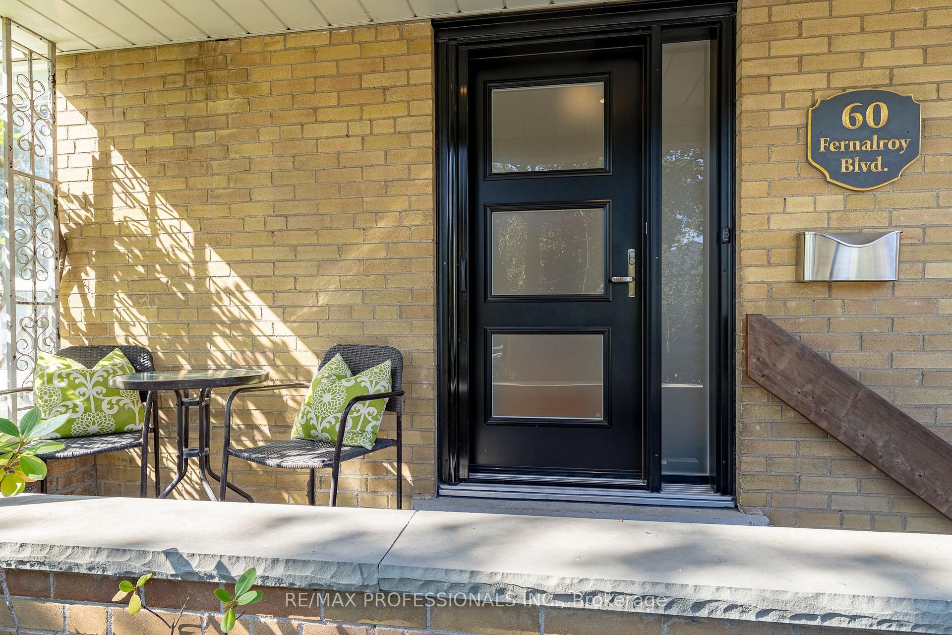 Photo 3 of 60 Fernalroy Boulevard, Etobicoke, Stonegate-Queensway — HOMEH