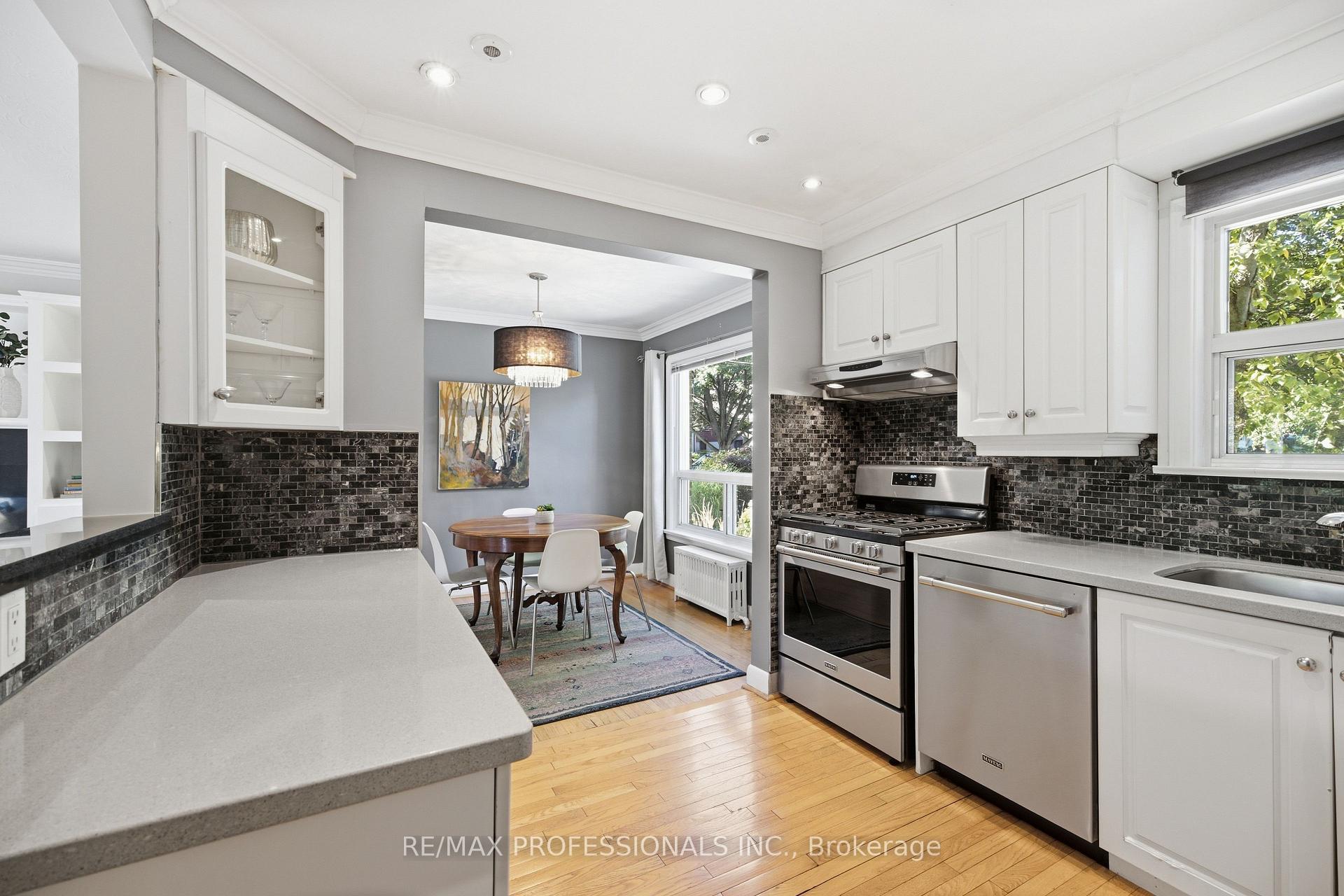 Photo 11 of 60 Fernalroy Boulevard, Etobicoke, Stonegate-Queensway — HOMEH