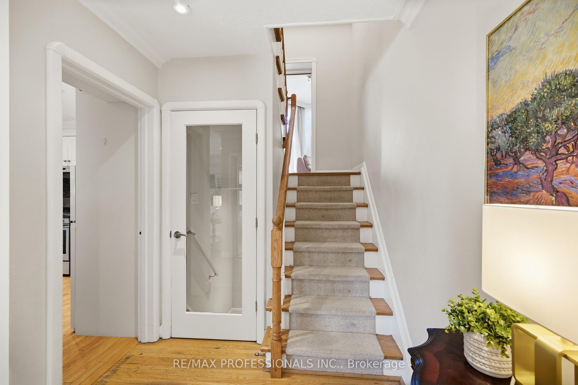 Photo 13 of 60 Fernalroy Boulevard, Etobicoke, Stonegate-Queensway — HOMEH