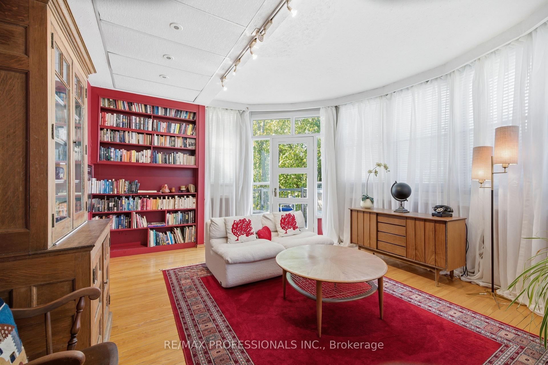 Photo 16 of 60 Fernalroy Boulevard, Etobicoke, Stonegate-Queensway — HOMEH