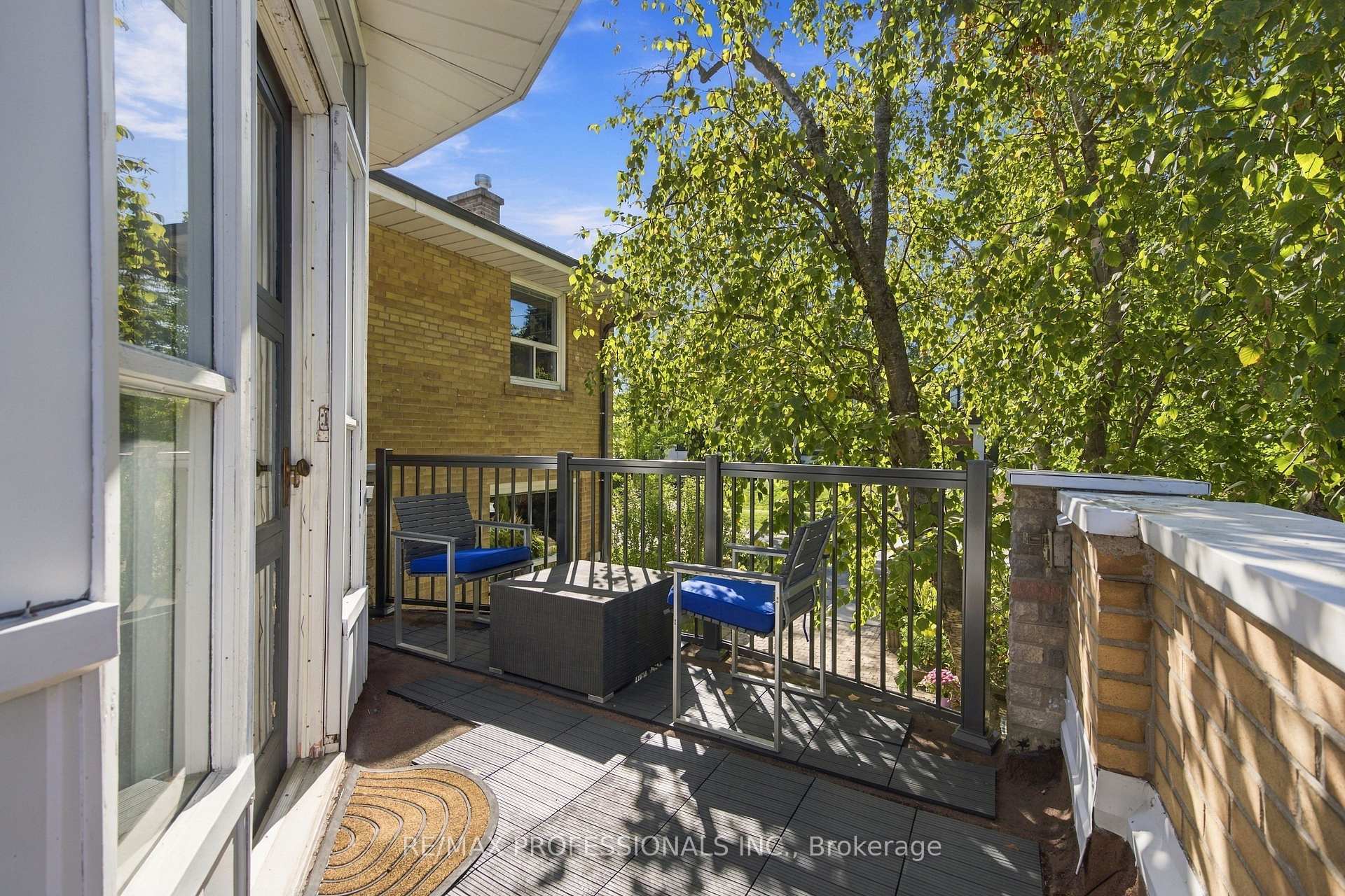 Photo 17 of 60 Fernalroy Boulevard, Etobicoke, Stonegate-Queensway — HOMEH