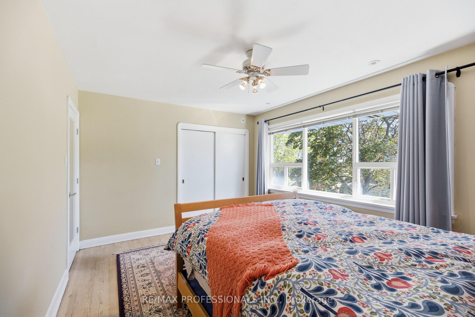 Photo 20 of 60 Fernalroy Boulevard, Etobicoke, Stonegate-Queensway — HOMEH