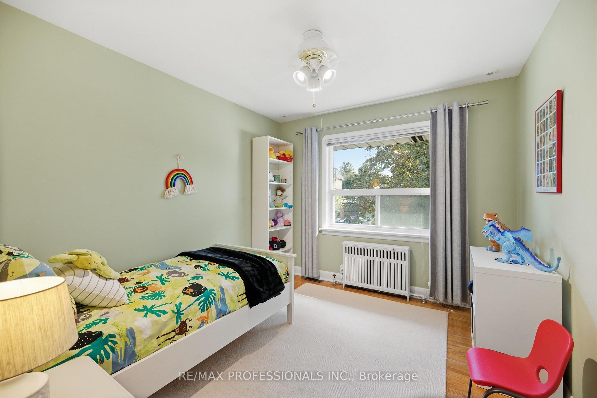 Photo 21 of 60 Fernalroy Boulevard, Etobicoke, Stonegate-Queensway — HOMEH