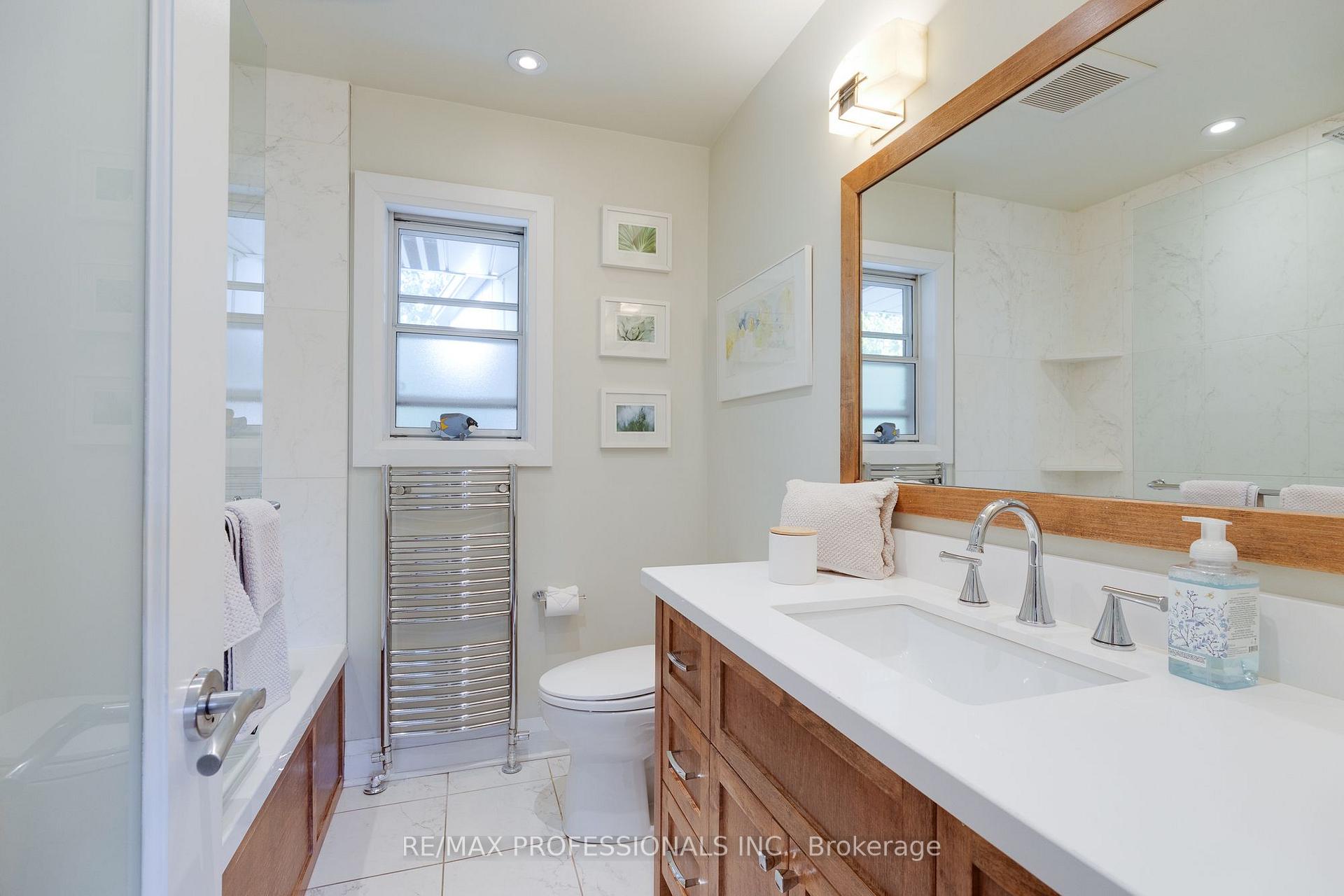 Photo 26 of 60 Fernalroy Boulevard, Etobicoke, Stonegate-Queensway — HOMEH