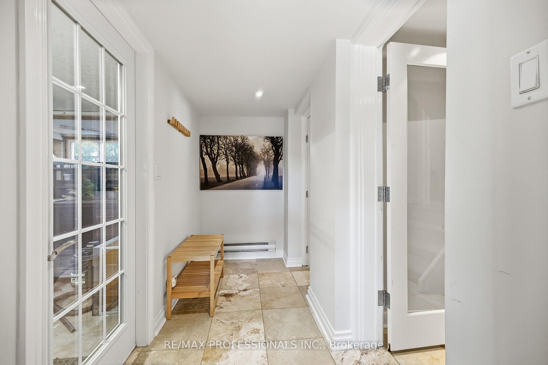 Photo 29 of 60 Fernalroy Boulevard, Etobicoke, Stonegate-Queensway — HOMEH