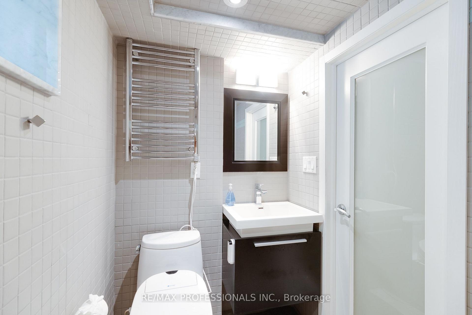 Photo 33 of 60 Fernalroy Boulevard, Etobicoke, Stonegate-Queensway — HOMEH