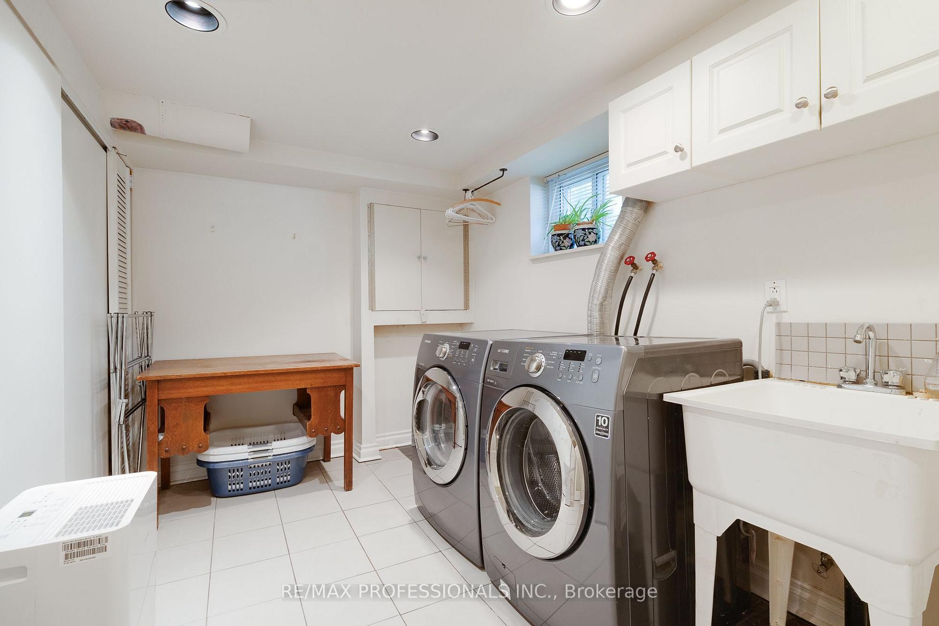 Photo 34 of 60 Fernalroy Boulevard, Etobicoke, Stonegate-Queensway — HOMEH